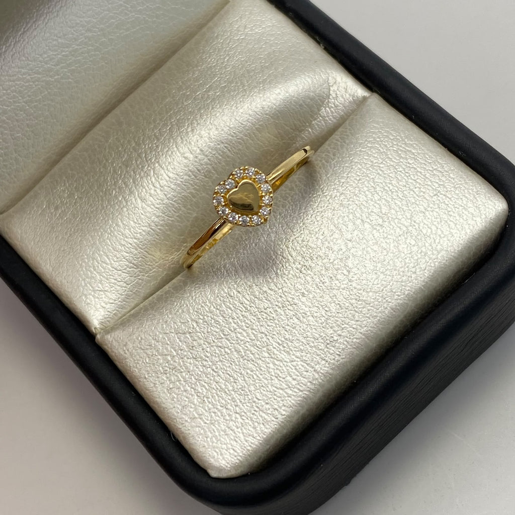 Anillo Corazon borde circones blancos Oro amarillo 18k / Talla 5 / 1,4 Gr / 1 mm