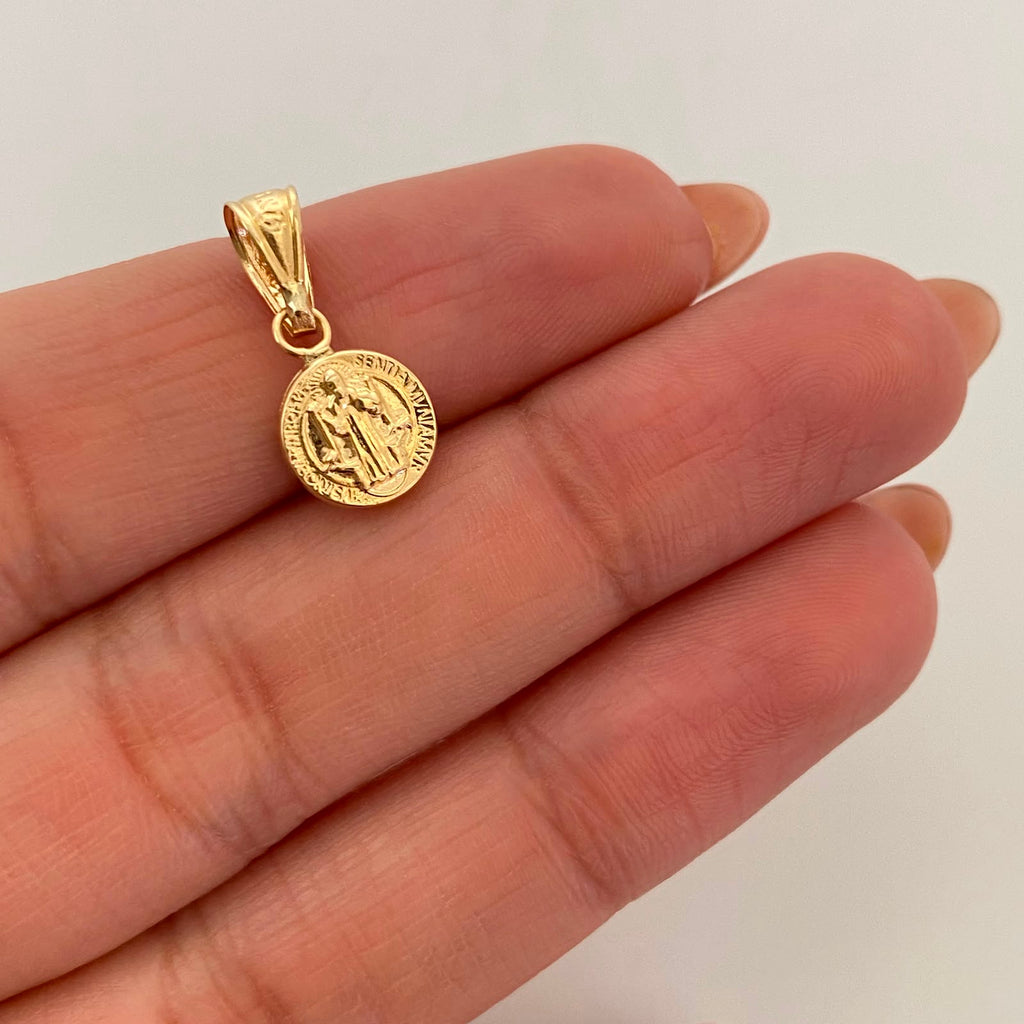 Dije San Benito Oro amarillo 18k 0,4 Gr / 8,5 mm / 1,6 Cm