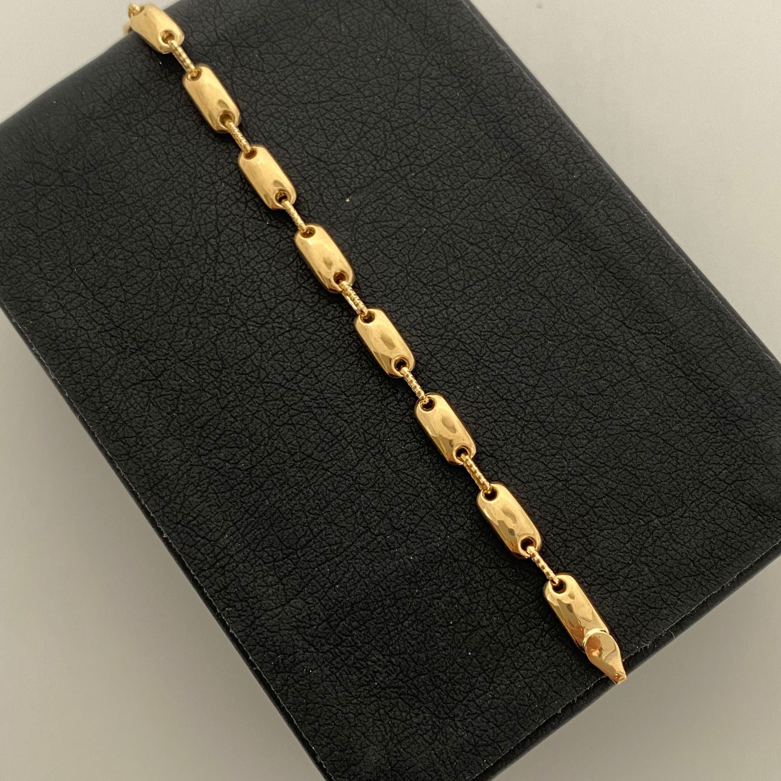 Pulso rustico liso  Oro amarillo 18k 5,25 Gr / 4 mm / 20 Cm Broche 0,60