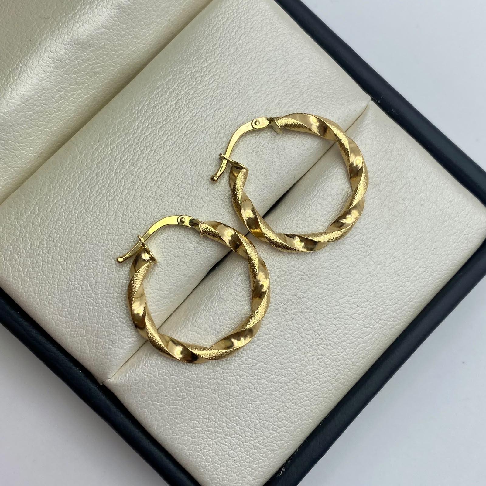 Candonga It entorchada Oro amarillo 18k 1,8 Gr / 2,2 Cm