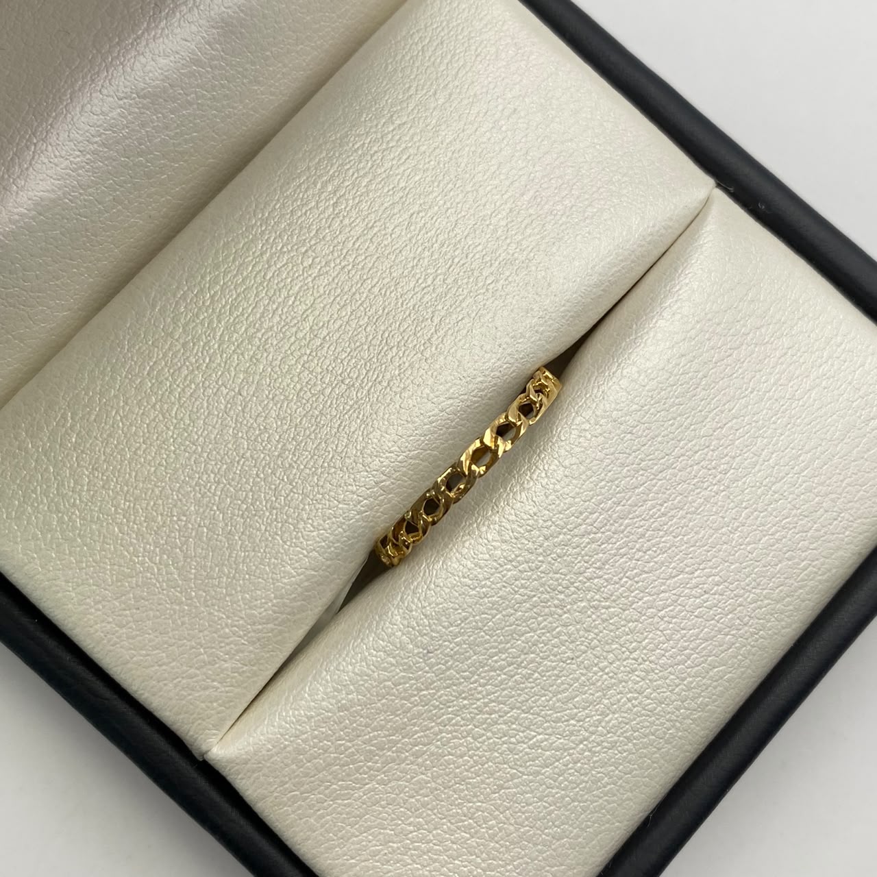 Anillo Aro seguido Oro amarillo 18k / Talla 8 / 1,2 Gr / 2,4 mm