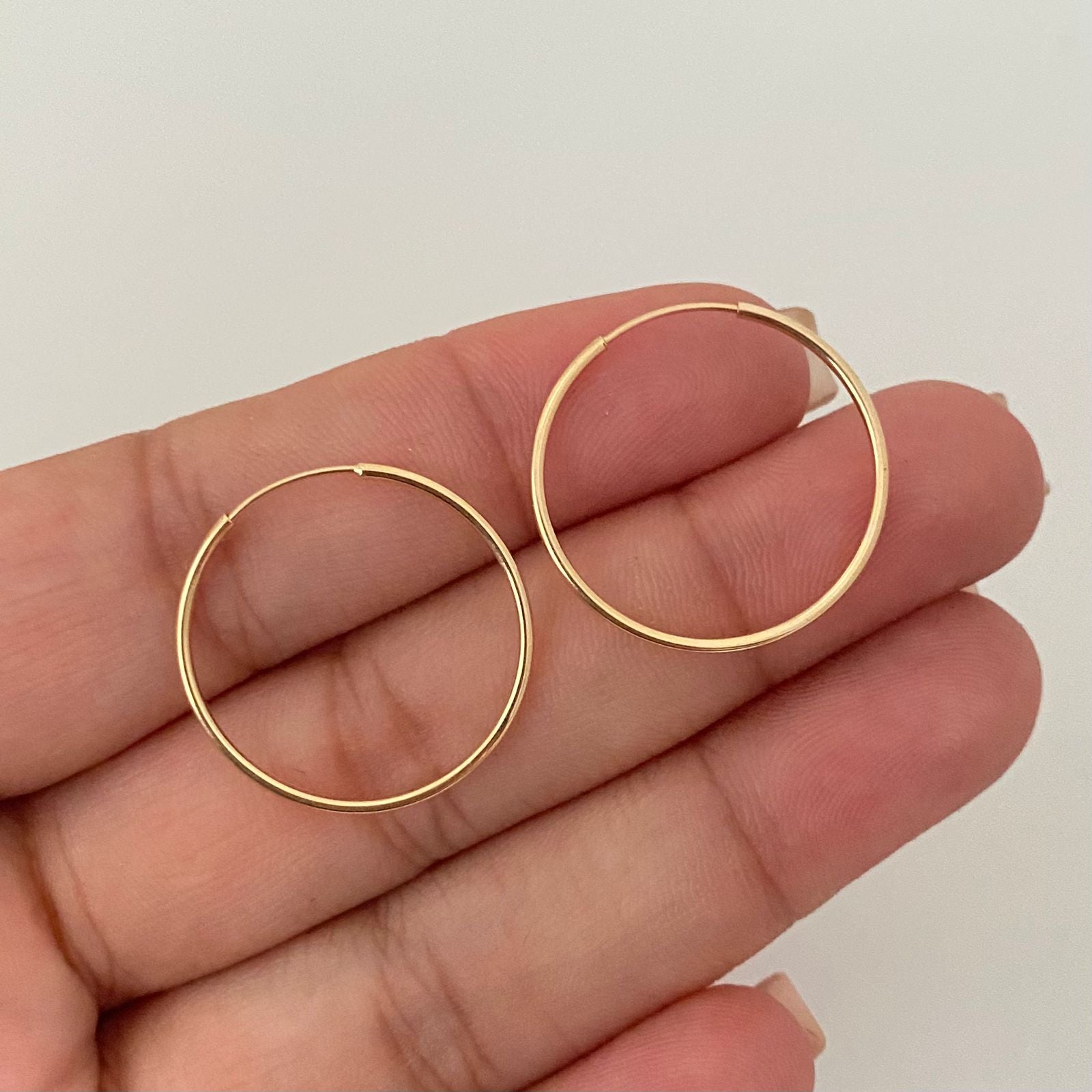 Candonga imperdible lisa Oro amarillo 18k 1,10 Gr / 2,5 Cm