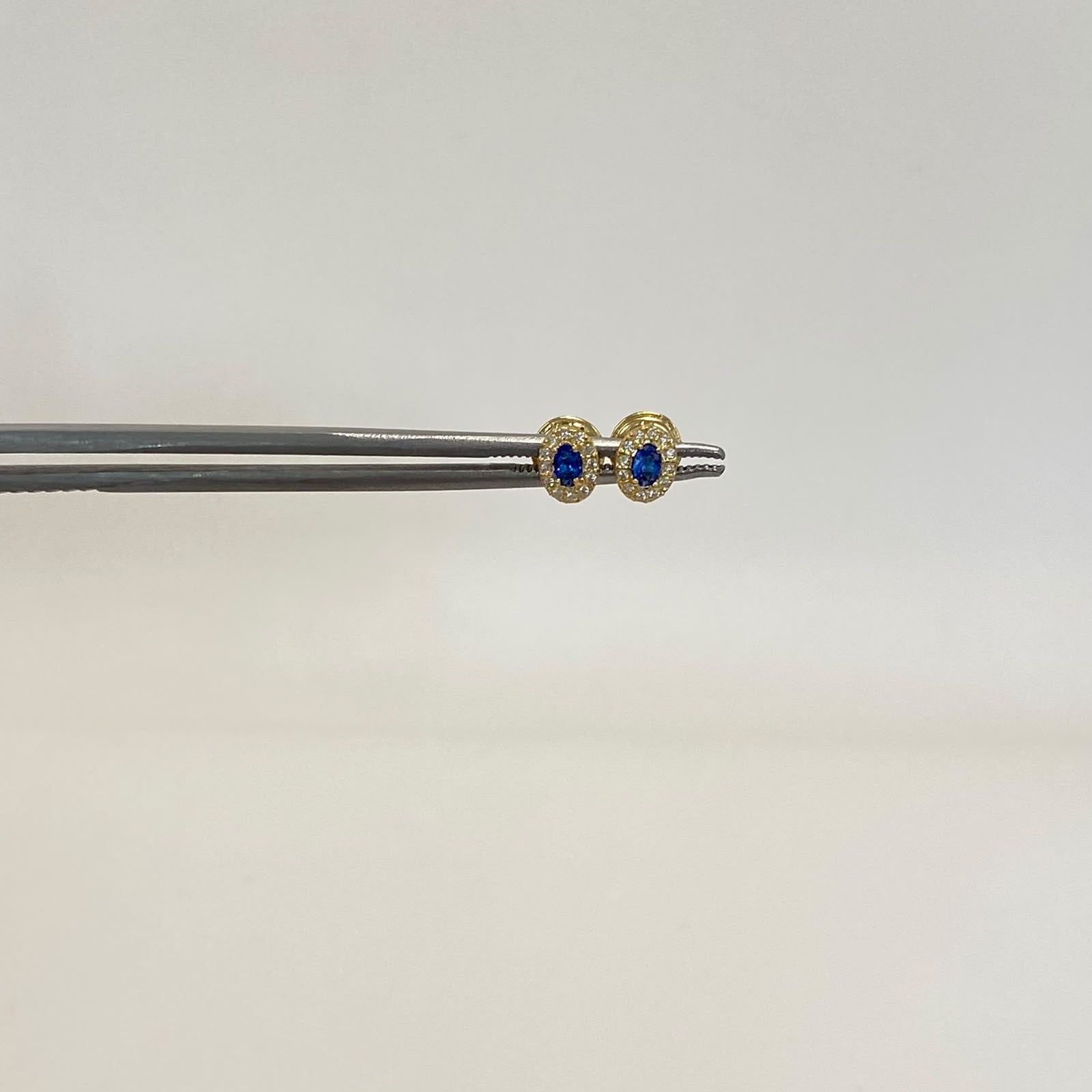 Topos ovalado circón azul rey Oro amarillo 18k 0,7 Gr / 4,4 mm