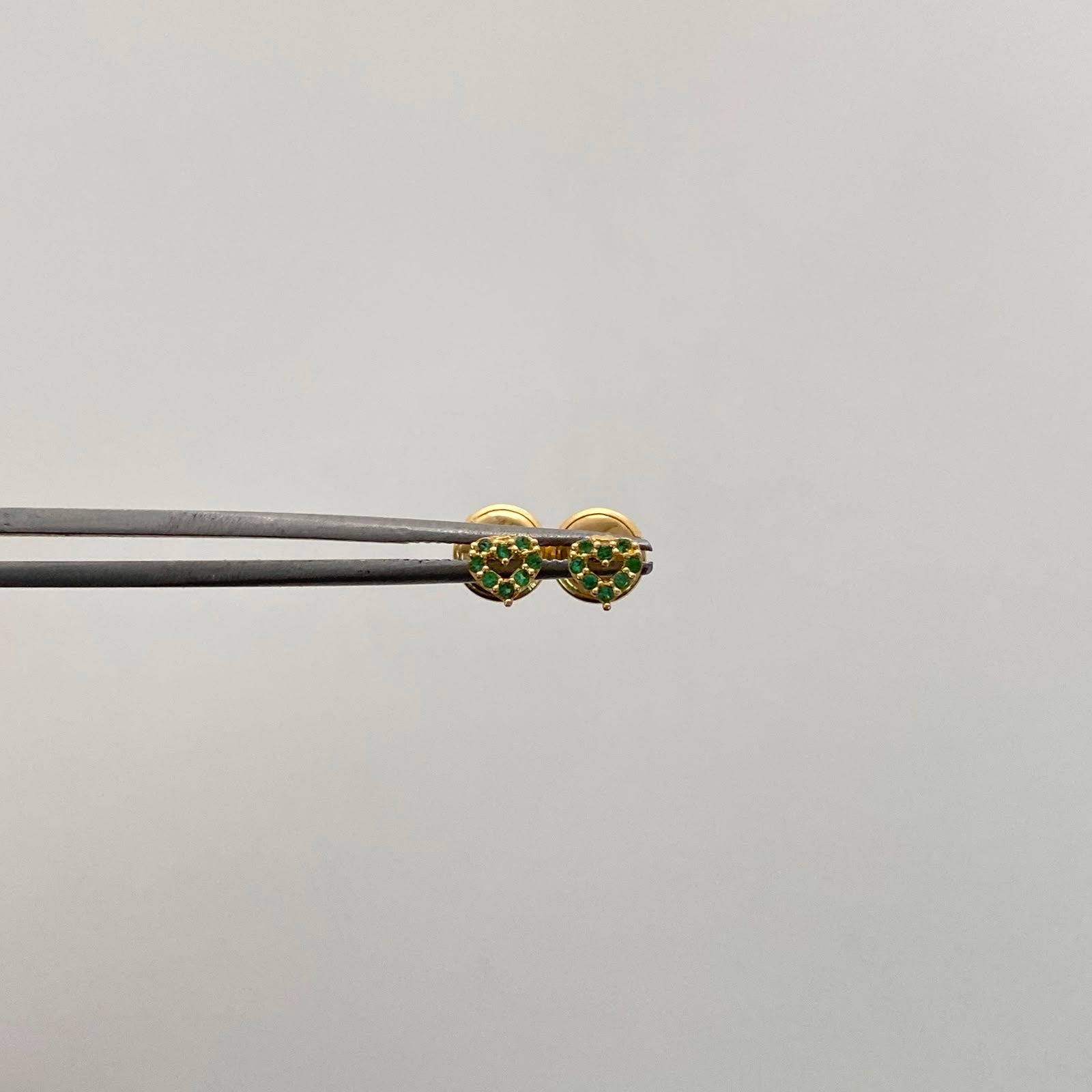 Topos mini silueta corazon circones verdes Oro amarillo 18k 0,5 Gr / 2,5 mm