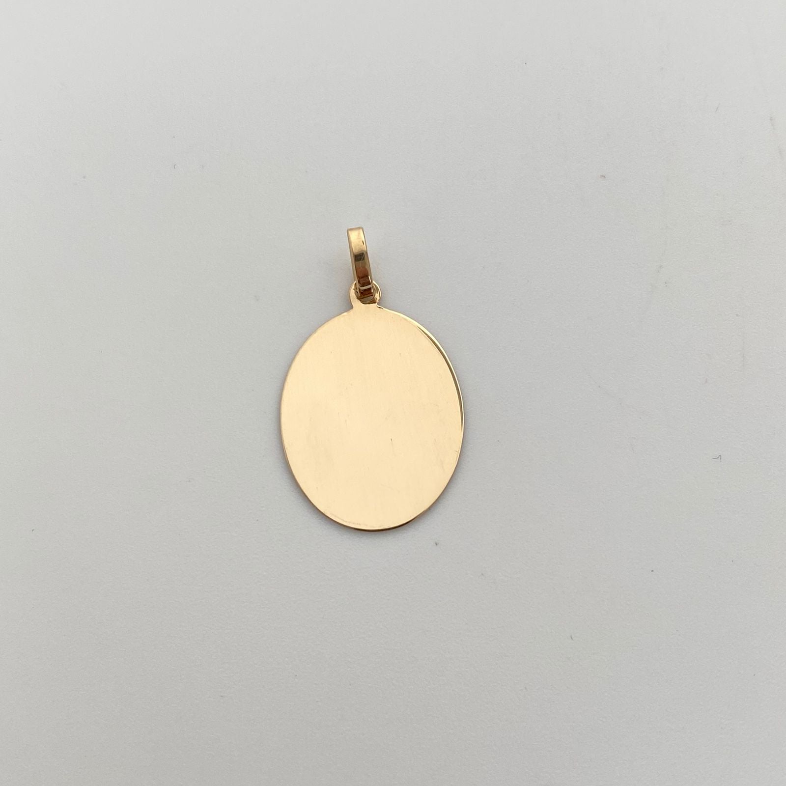 Dije Placa Ovalada Oro amarillo 18k 1,3 Gr / 16,1 mm / 2,8 Cm
