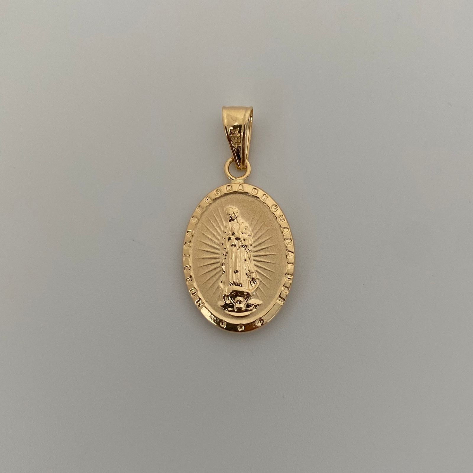 Dije medalla virgen de guadalupe  Oro amarillo 18k 1,6 Gr / 3 Cm