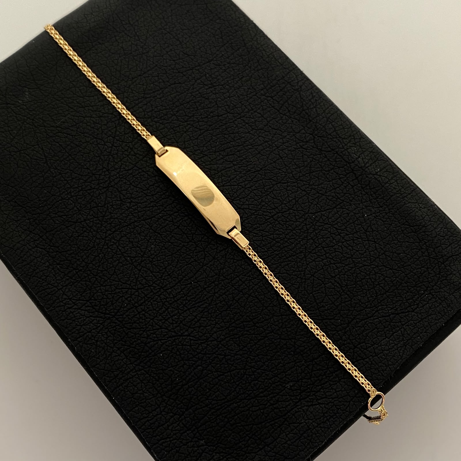 Pulso bebé It Mini China Placa Rectangular Oro amarillo 18k +1 / 2,05 Gr / 1,5 mm / 15,5 Cm
