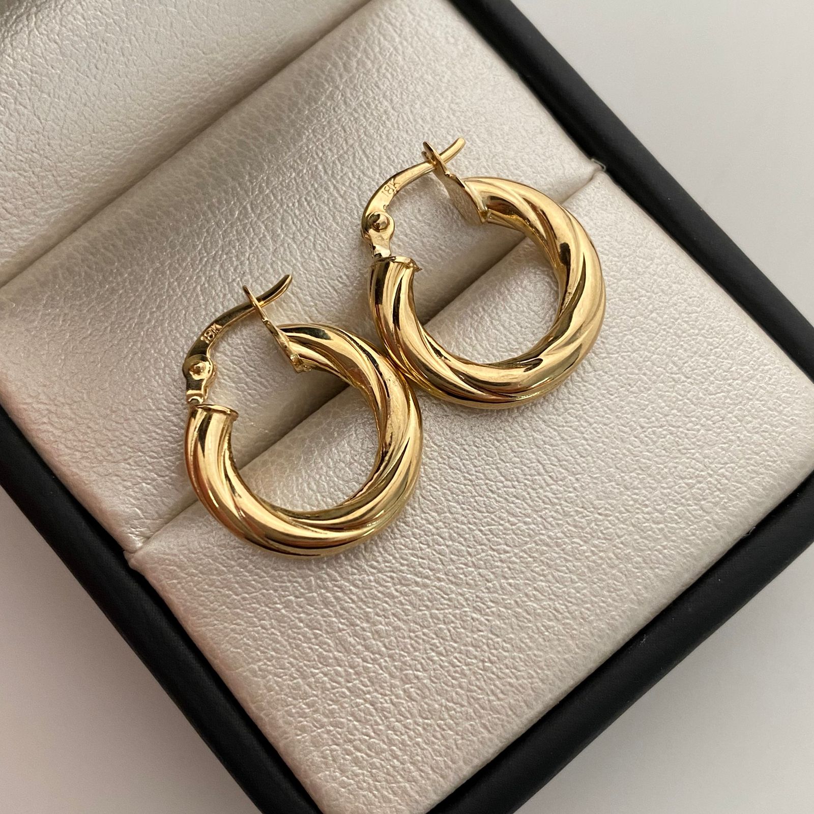 Candonga entorchada inflada  Oro amarillo 18k 1,85 Gr / 1,8 Cm