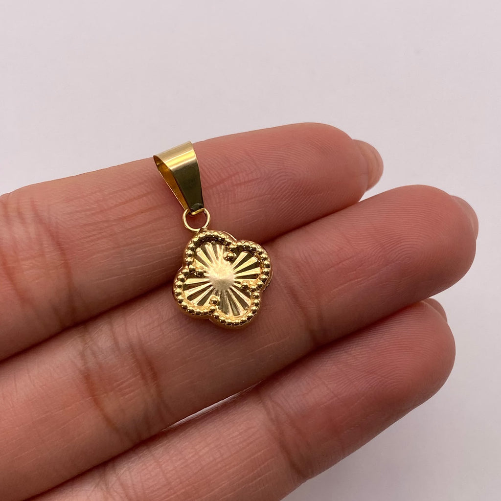 Dije Trebol diamantado Oro amarillo 18k 0,9 Gr / 12,4 mm / 2,3 Cm