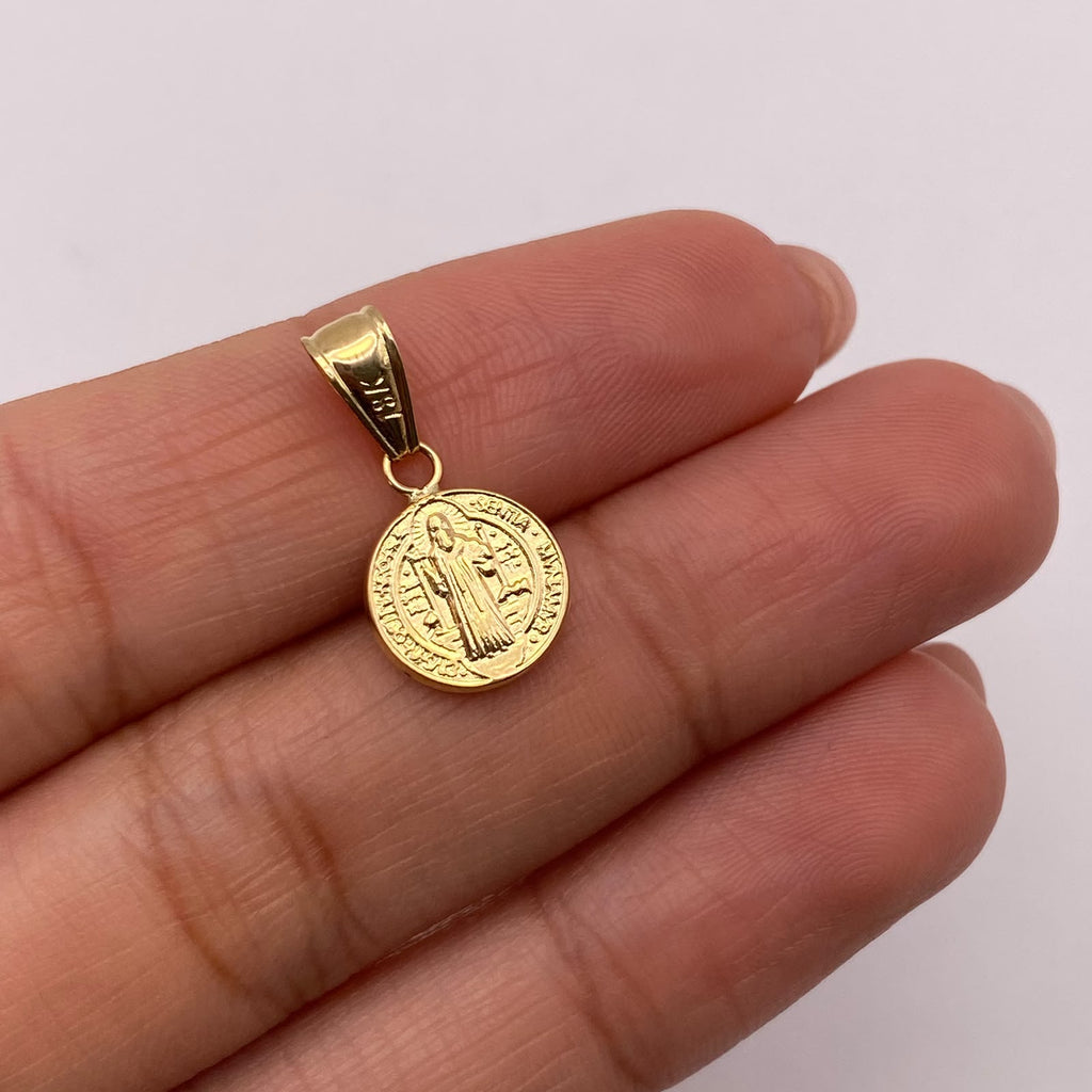 Dije San benito Oro amarillo 18k 0,53 Gr / 10,1 mm / 2 Cm