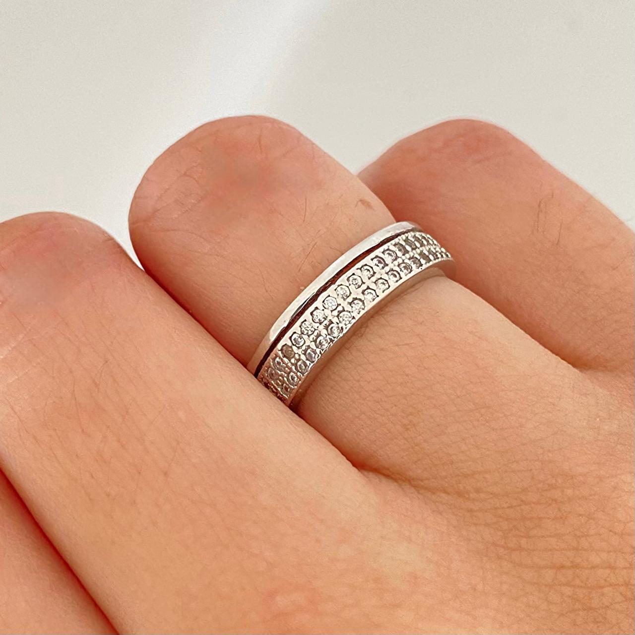 Anillo lineas circones blancos Oro blanco 18k / Talla 6 / 4,75 Gr