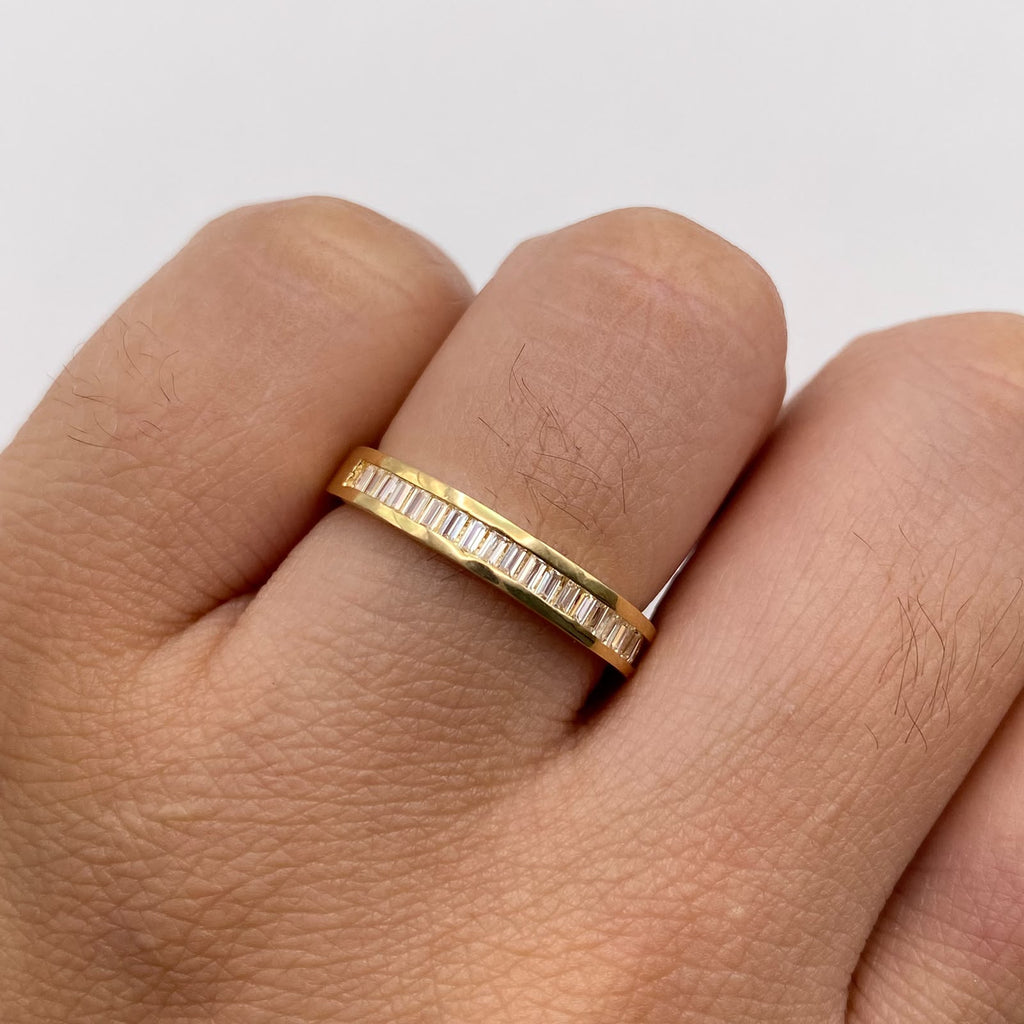 Anillo churumbela circones blancos Oro amarillo 18k / Talla 7 / 2,5 Gr / 2,35 mm