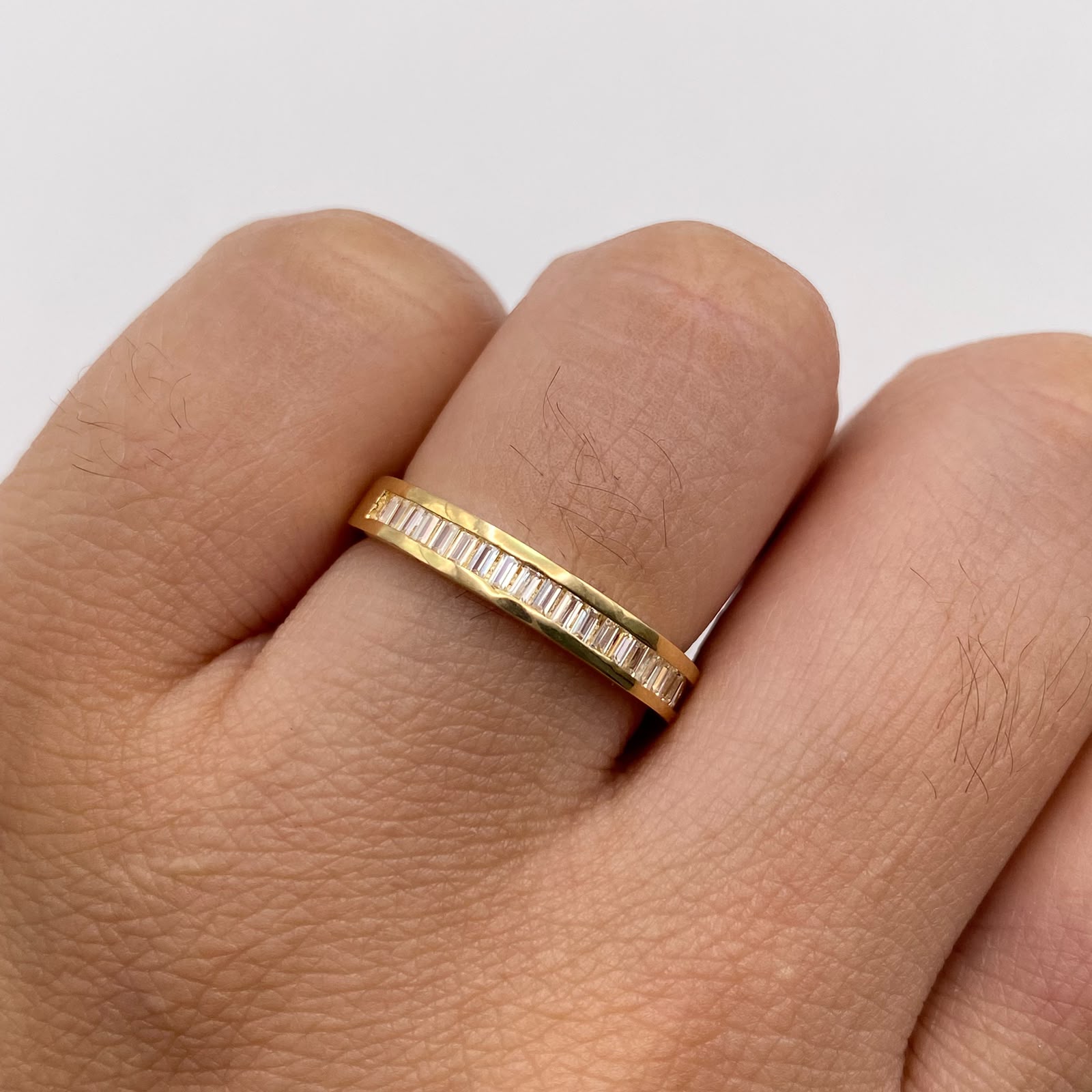 Anillo churumbela circones blancos Oro amarillo 18k / Talla 7 / 2,5 Gr / 2,35 mm