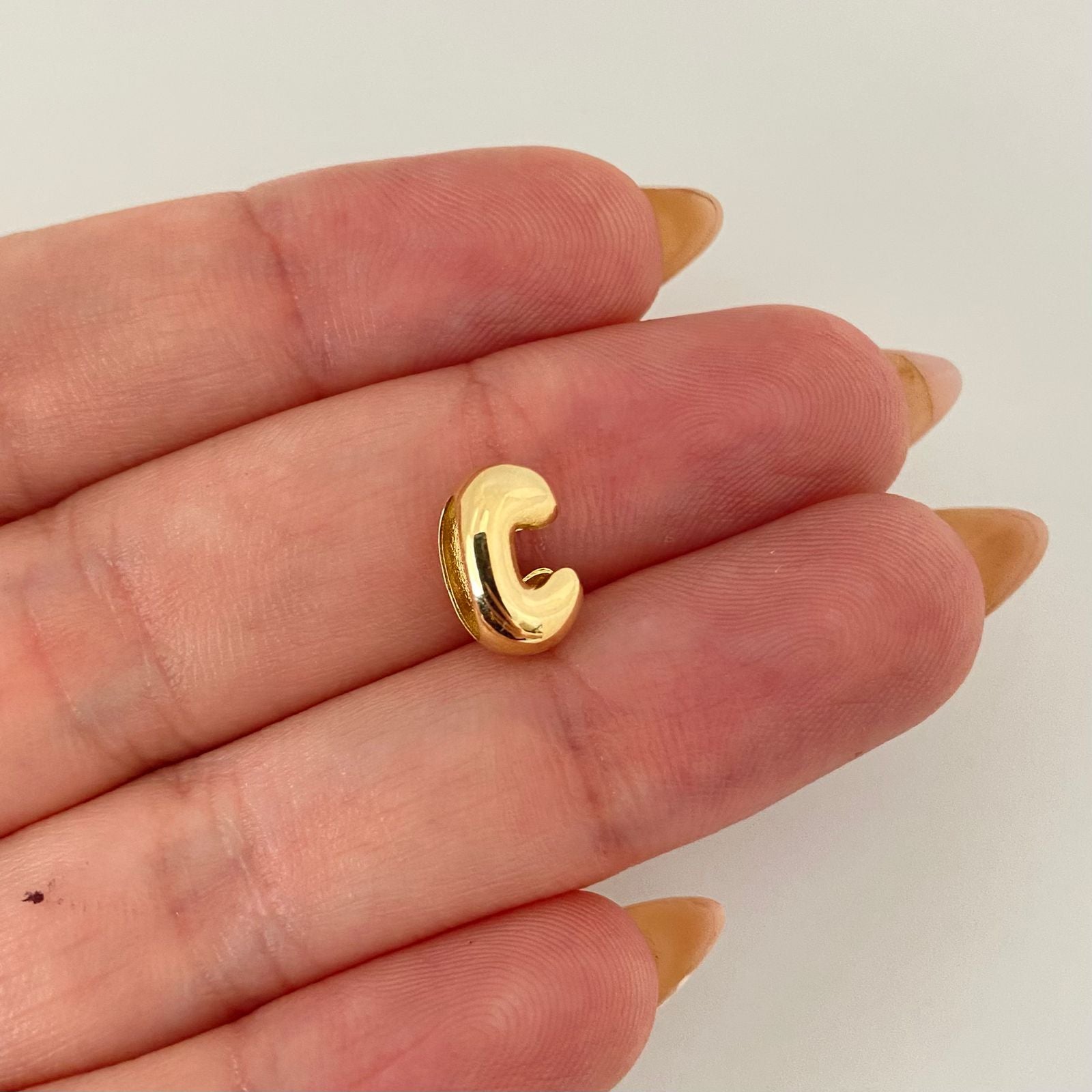 Dije It letra C (Joya) Oro amarillo 18k 0,55 Gr / 1,0 Cm
