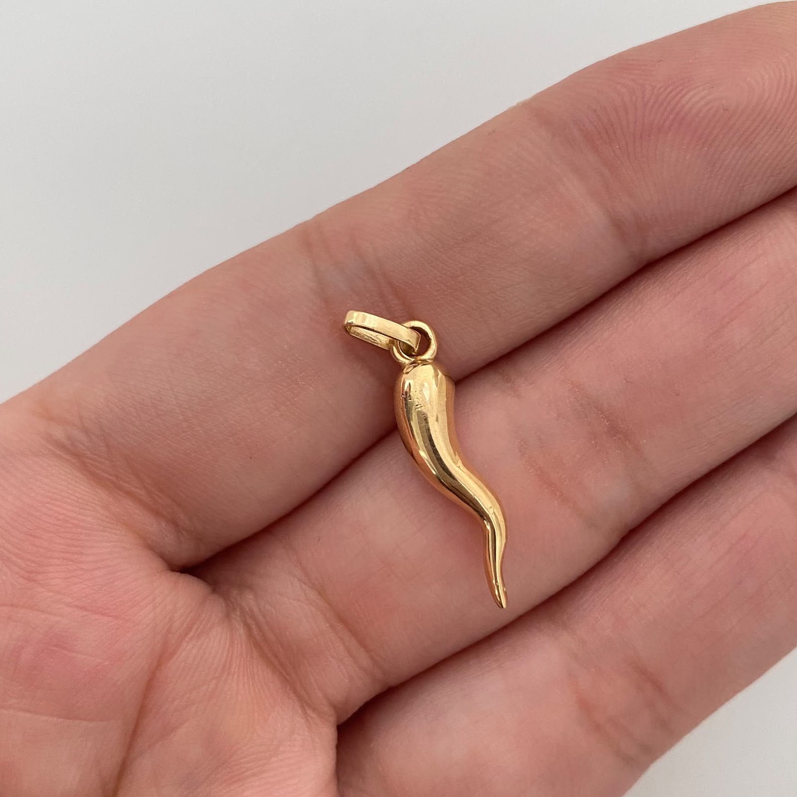 Dije Cuerno de la Abundancia Oro amarillo 18k 2,25 Gr / 5 mm / 2,6 Cm