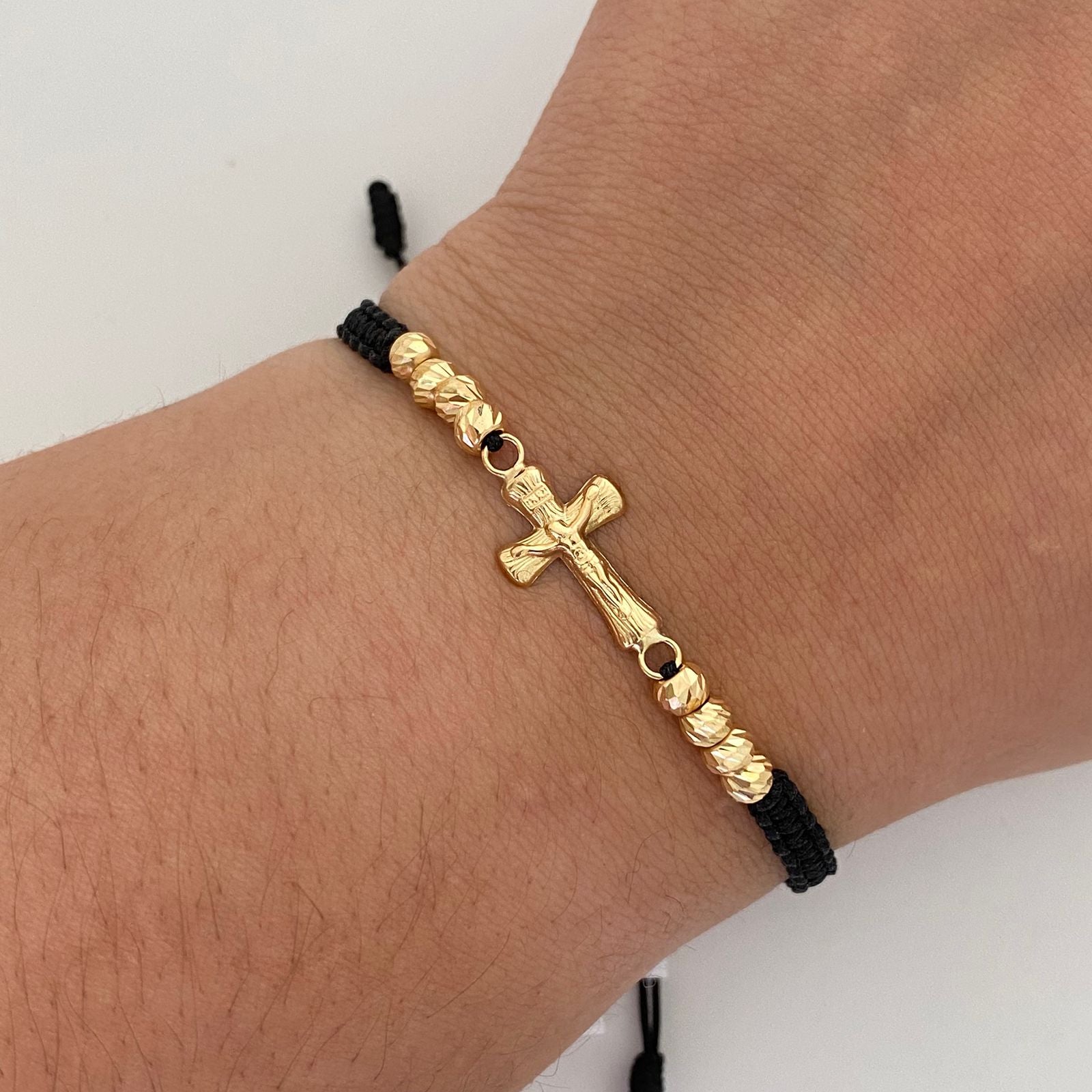Pulsera tejida Herraje Cruz Cristo bola diamantada 4mm hilo negro Oro amarillo 18k 1 Gr