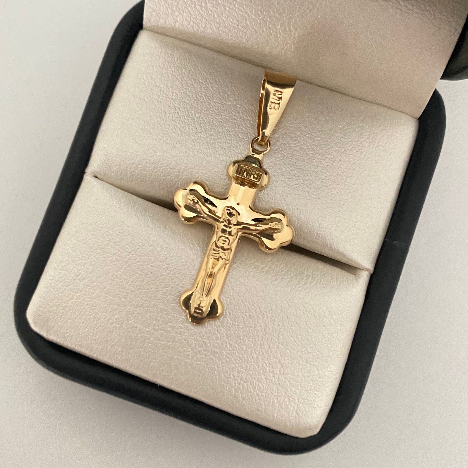 Dije cruz cristo fondo liso Oro amarillo 18k 1,5 Gr / 3,5 Cm