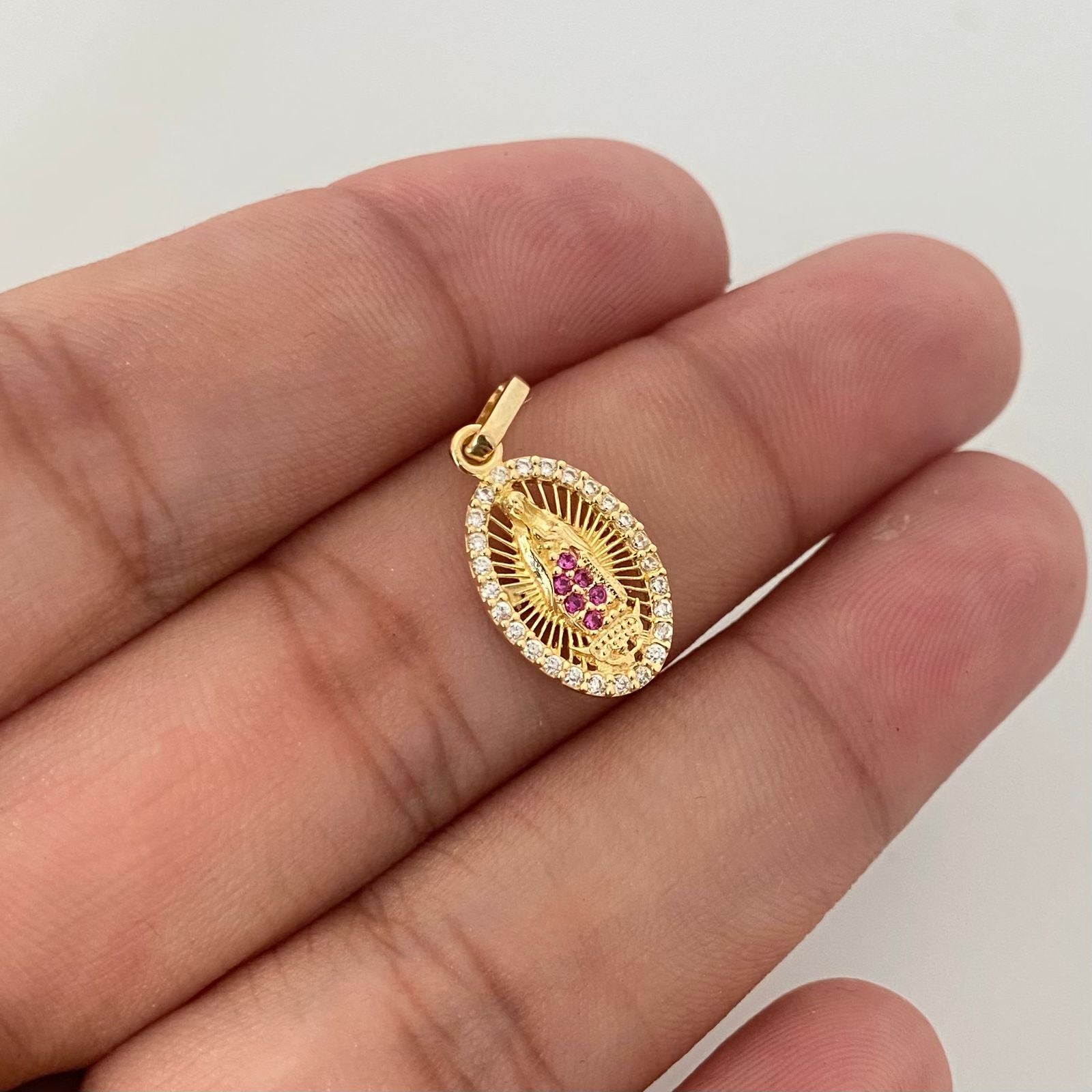 Dije guadalupe mini fucsia ovaladada borde casting Oro amarillo 18k 1,20 Gr / 2,0 Cm