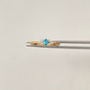 Anillo con swarovski azul claro y blanco  Oro amarillo 18k / Talla 7 / 1,3 Gr
