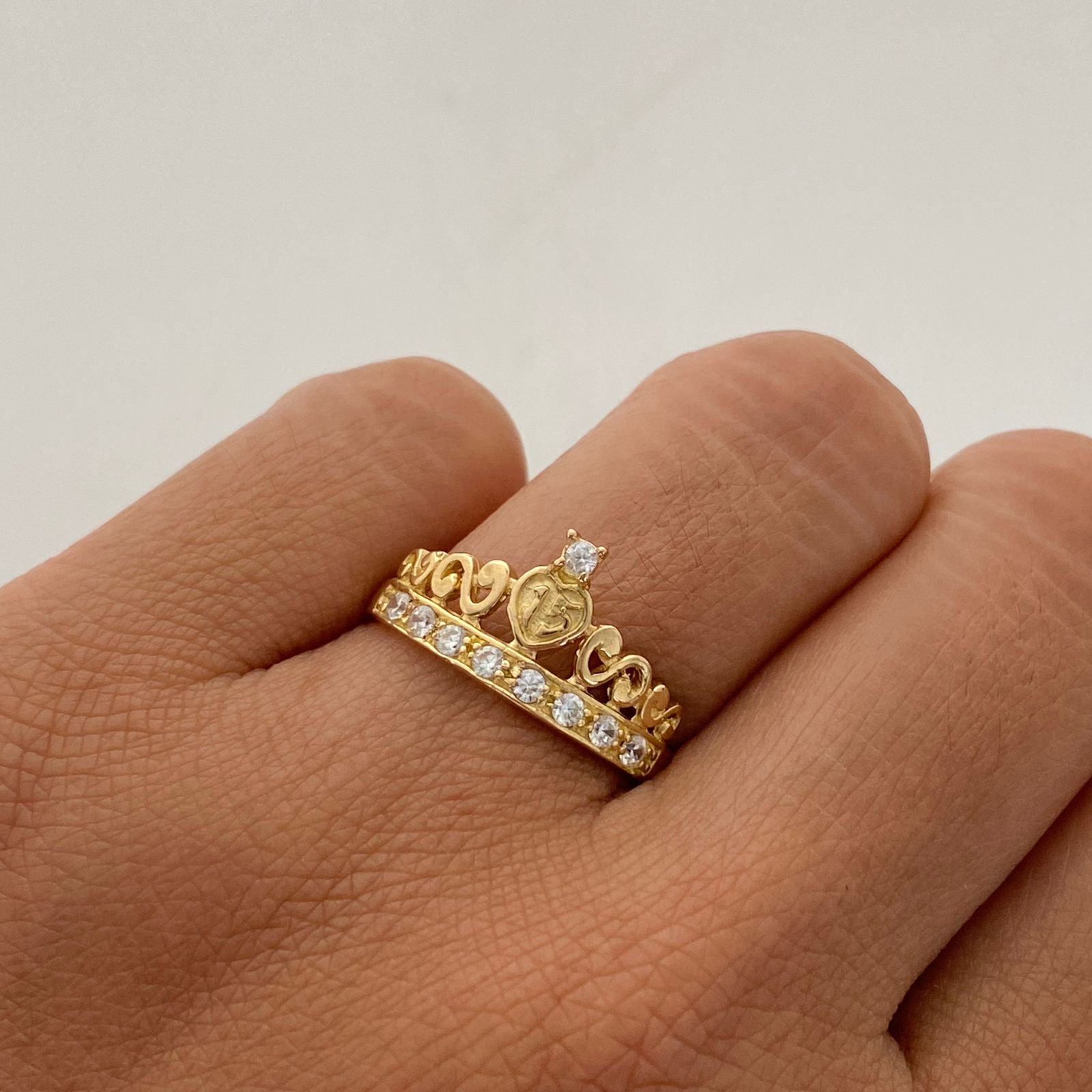 Anillo 15 Corona Circones Blancos Oro amarillo 18k / Talla 8 / 2,7 Gr