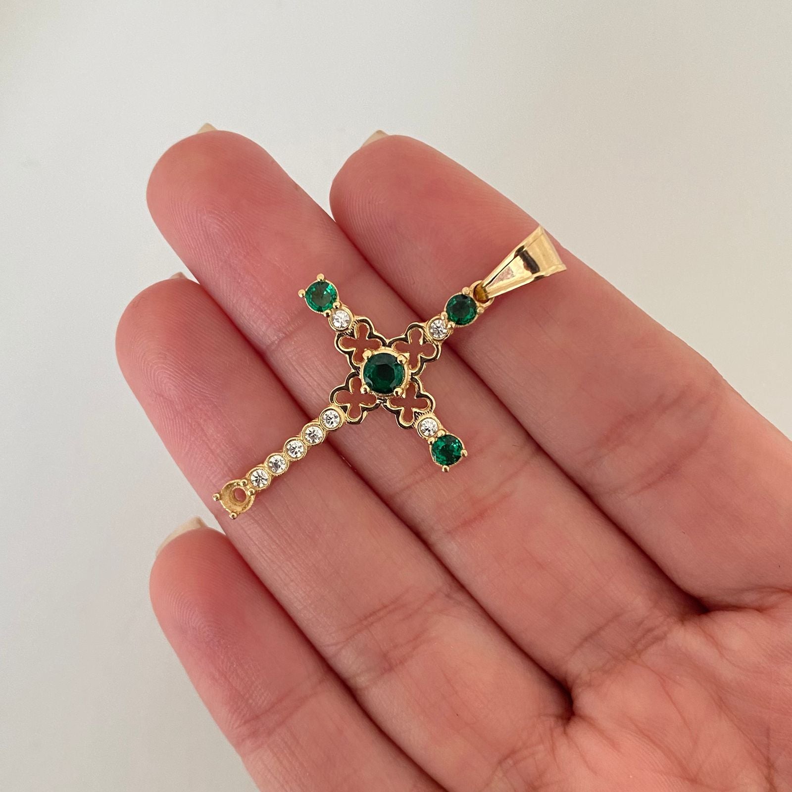 Dije cruz centro treboles casting blanco verde Oro amarillo 18k 2,80 Gr / 4,0 Cm