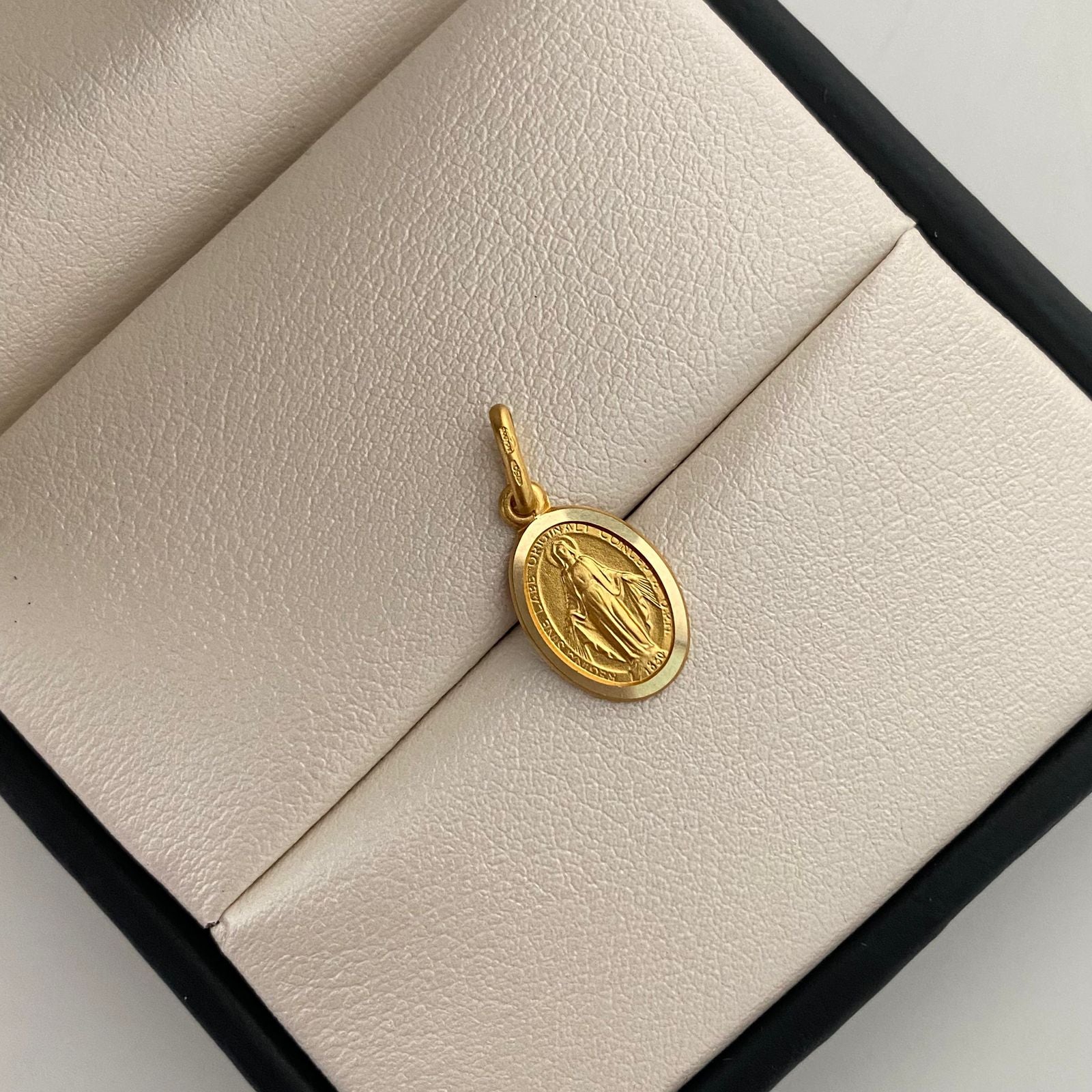 Dije It Virgen Milagrosa Oro amarillo 18k +4 / 1,5 Gr / 9,2 mm / 2 Cm