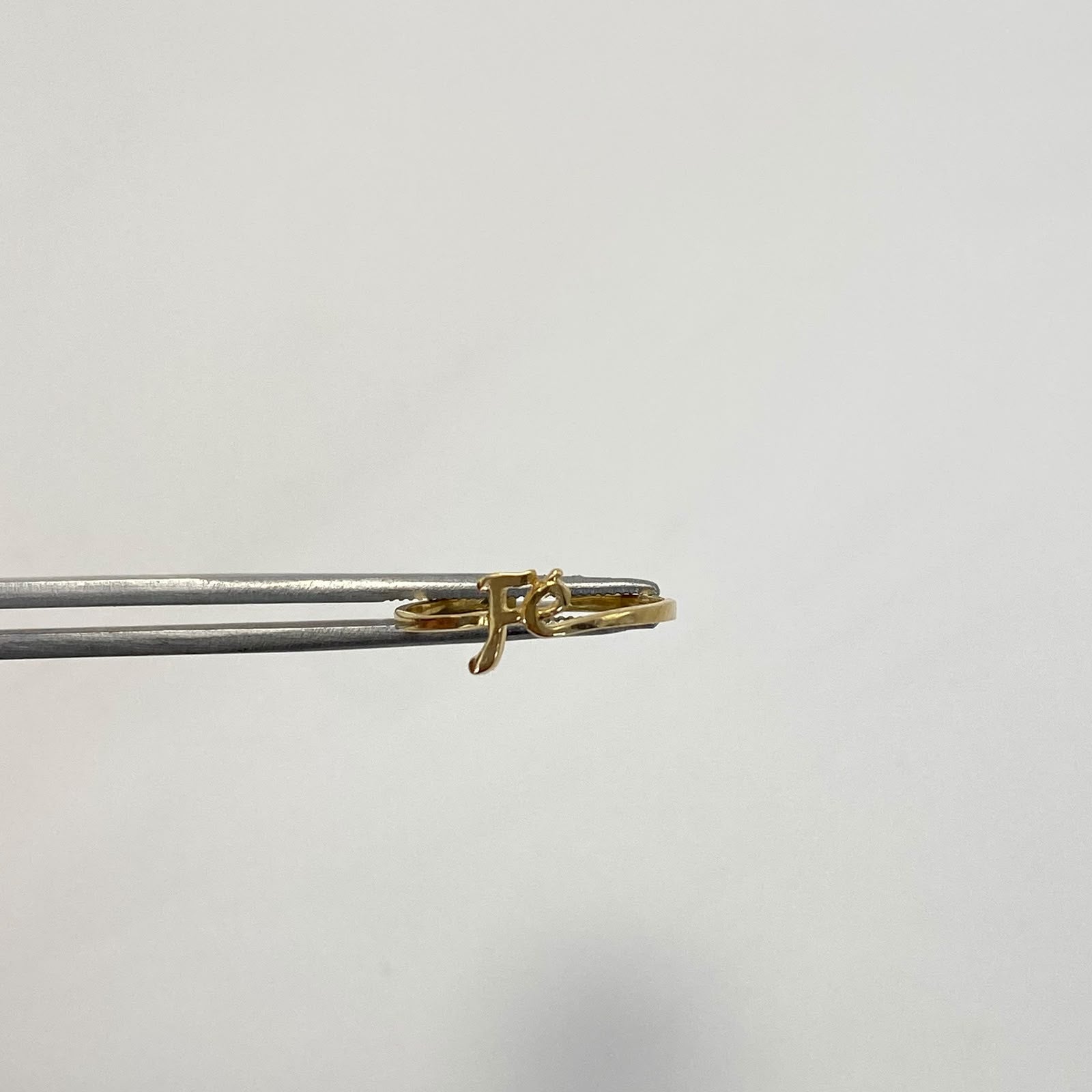 Anillo fe silueta Oro amarillo 18k / Talla 6 / 0,9 Gr / 1,3 mm