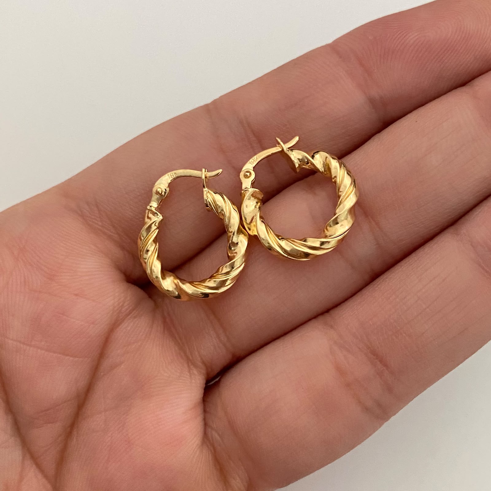 Candonga Entorchada Oro amarillo 18k 1,65 Gr / 1,7 Cm