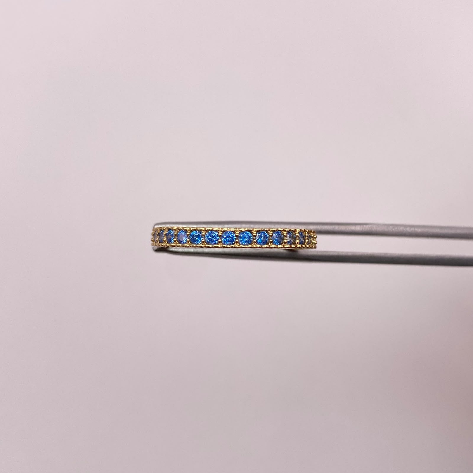 Anillo churumbela azul cielo Oro amarillo 18k / Talla 7 1/4 / 2,10 Gr / 1,85 mm