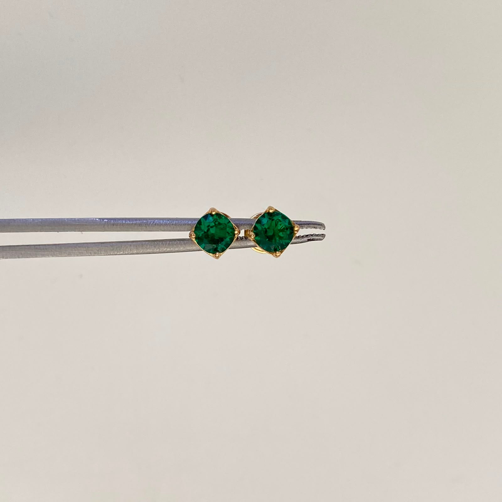 Topos Circon Verde Oro amarillo 18k 0,95 Gr / 5 mm