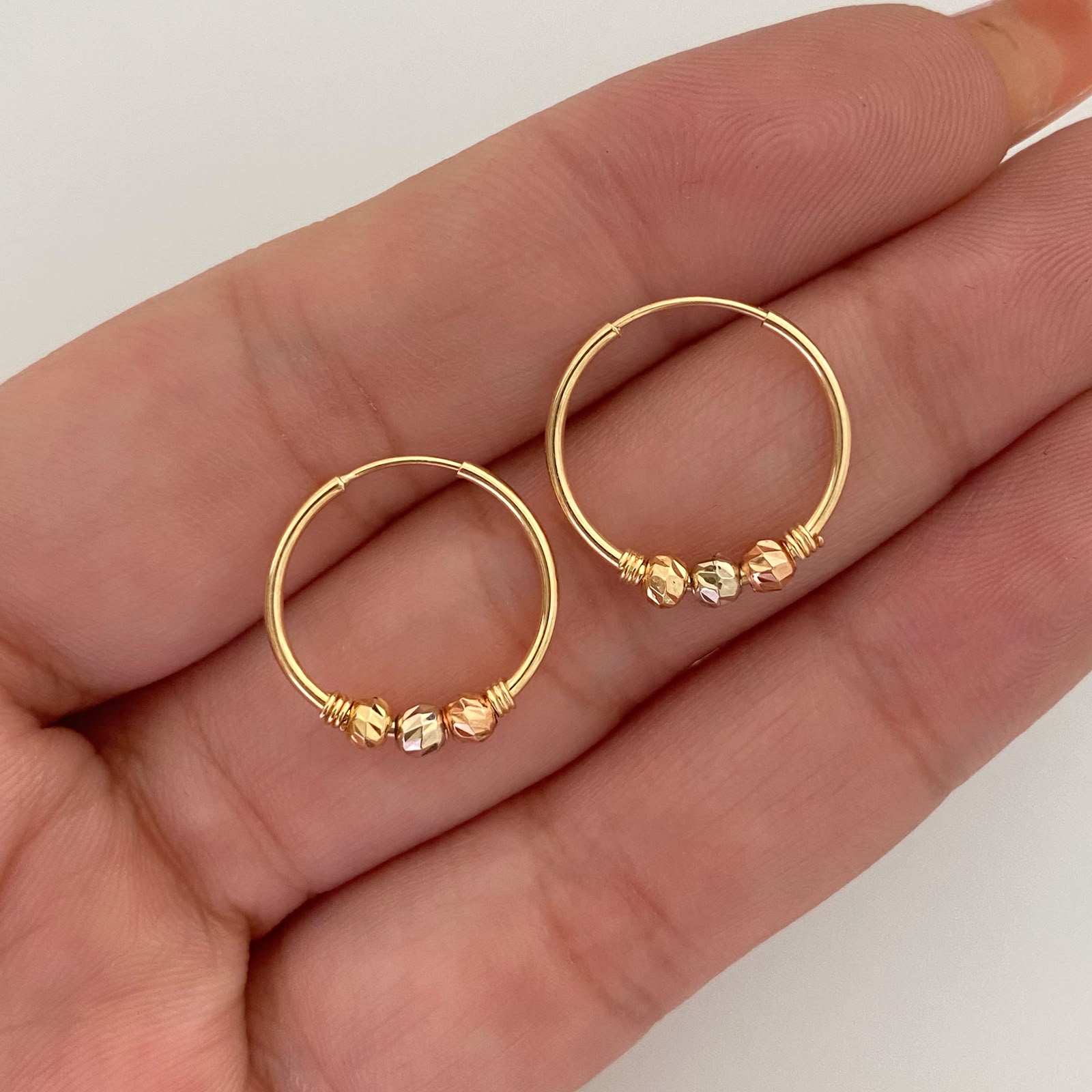 Candonga Imperdible Bola Diamantadas Tres oros 18k 1,1 Gr / 2,6 Cm