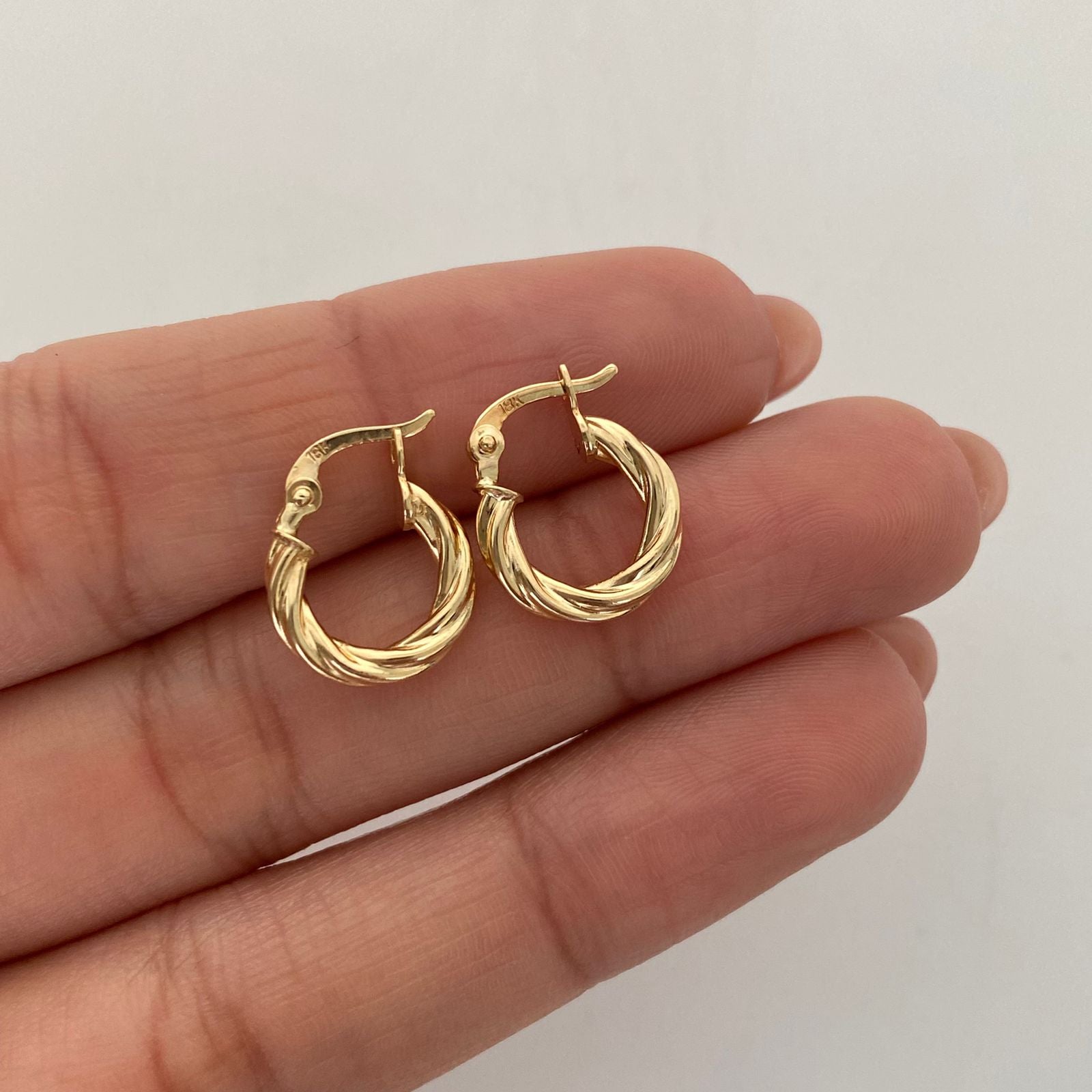 Candonga Entorchada Oro amarillo 18k 1,15 Gr / 1,5 Cm