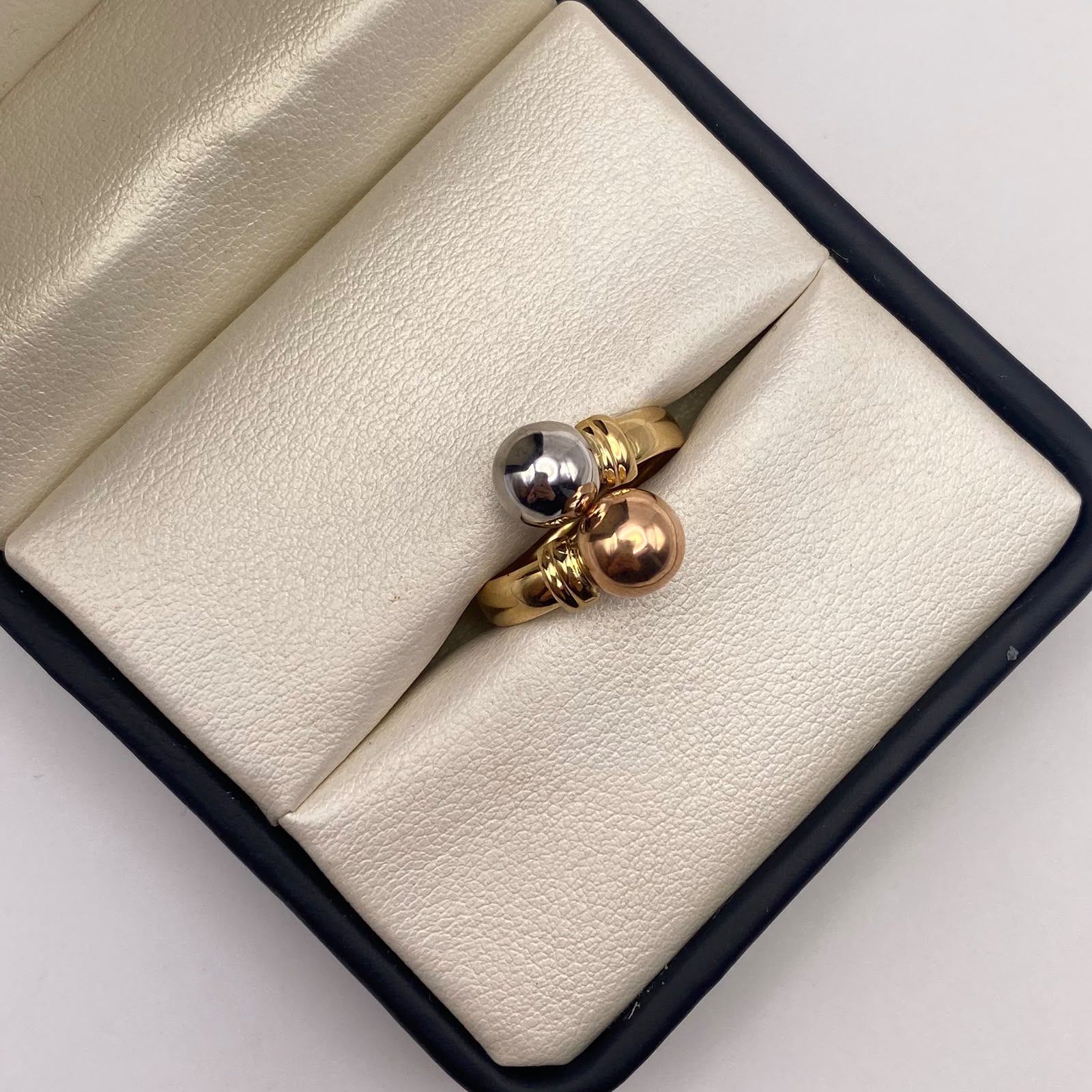 Anillo tu y yo Oro amarillo 18k / Talla 7 1/2 / 3,03 Gr / 4 mm