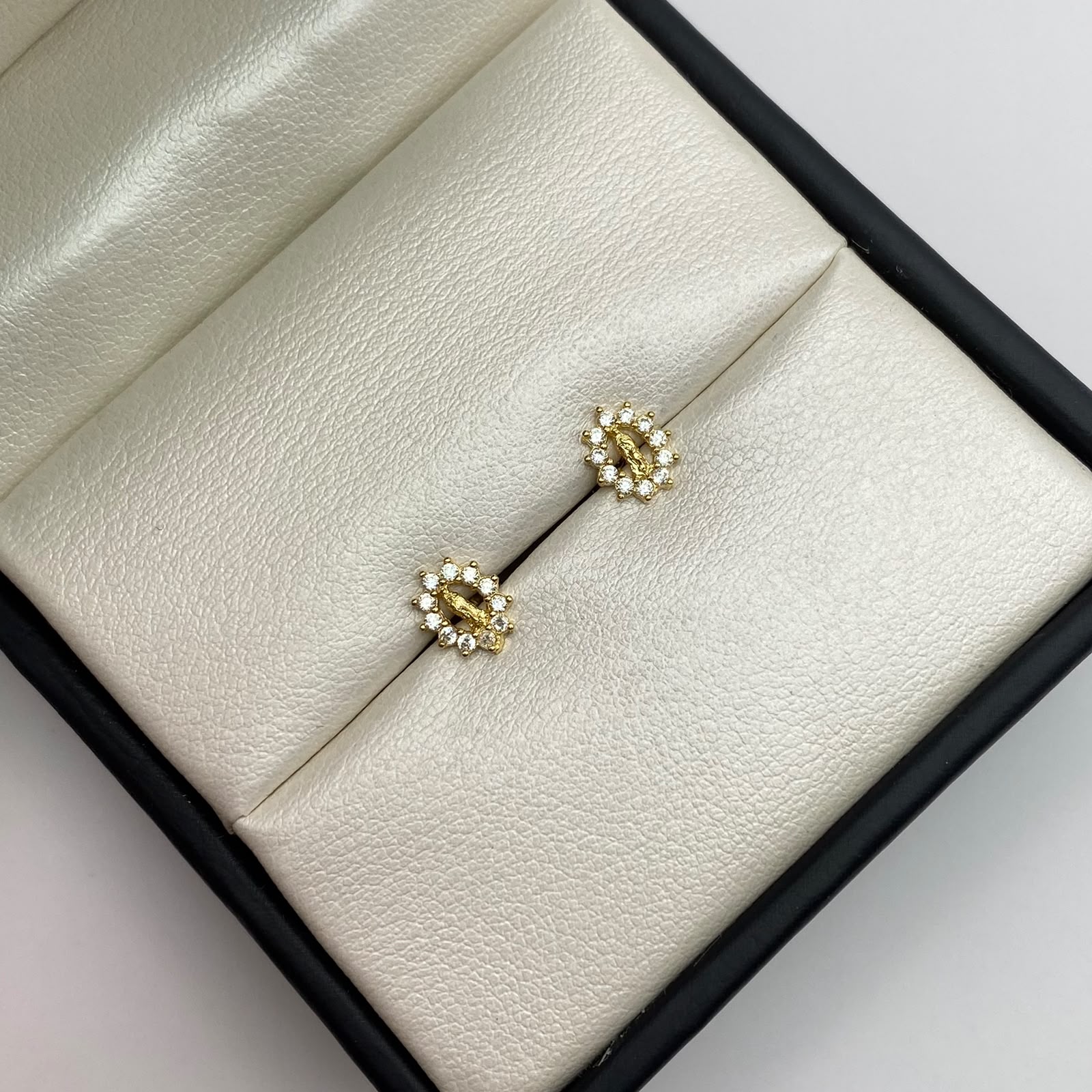Topos virgen guadalupe circones blancos Oro amarillo 18k 1 Gr / 6,3 mm