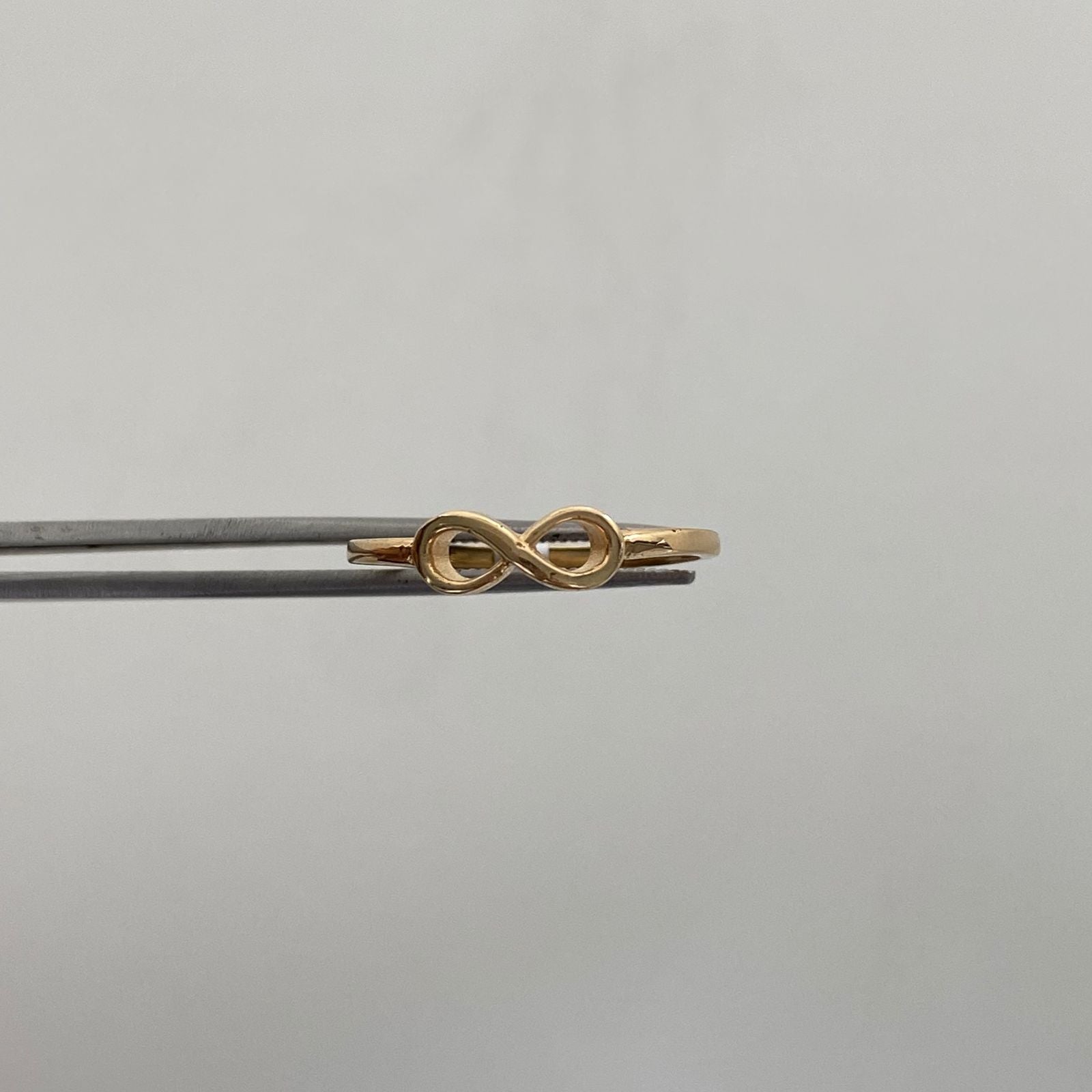 Anillo Infinito Oro amarillo 18k / Talla 6 / 1,45 Gr / 1,4 mm