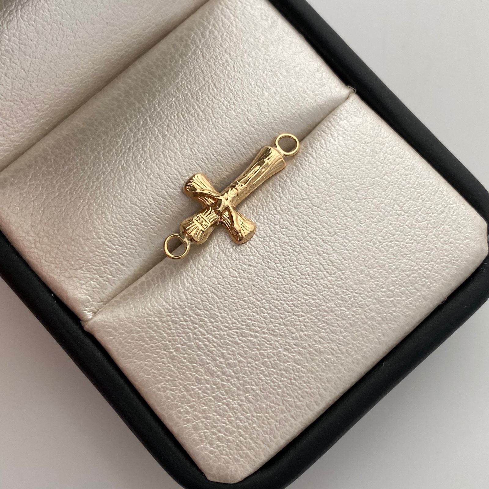 Herraje Cruz Cristo Oro amarillo 18k 0,45 Gr / 2,2 Cm