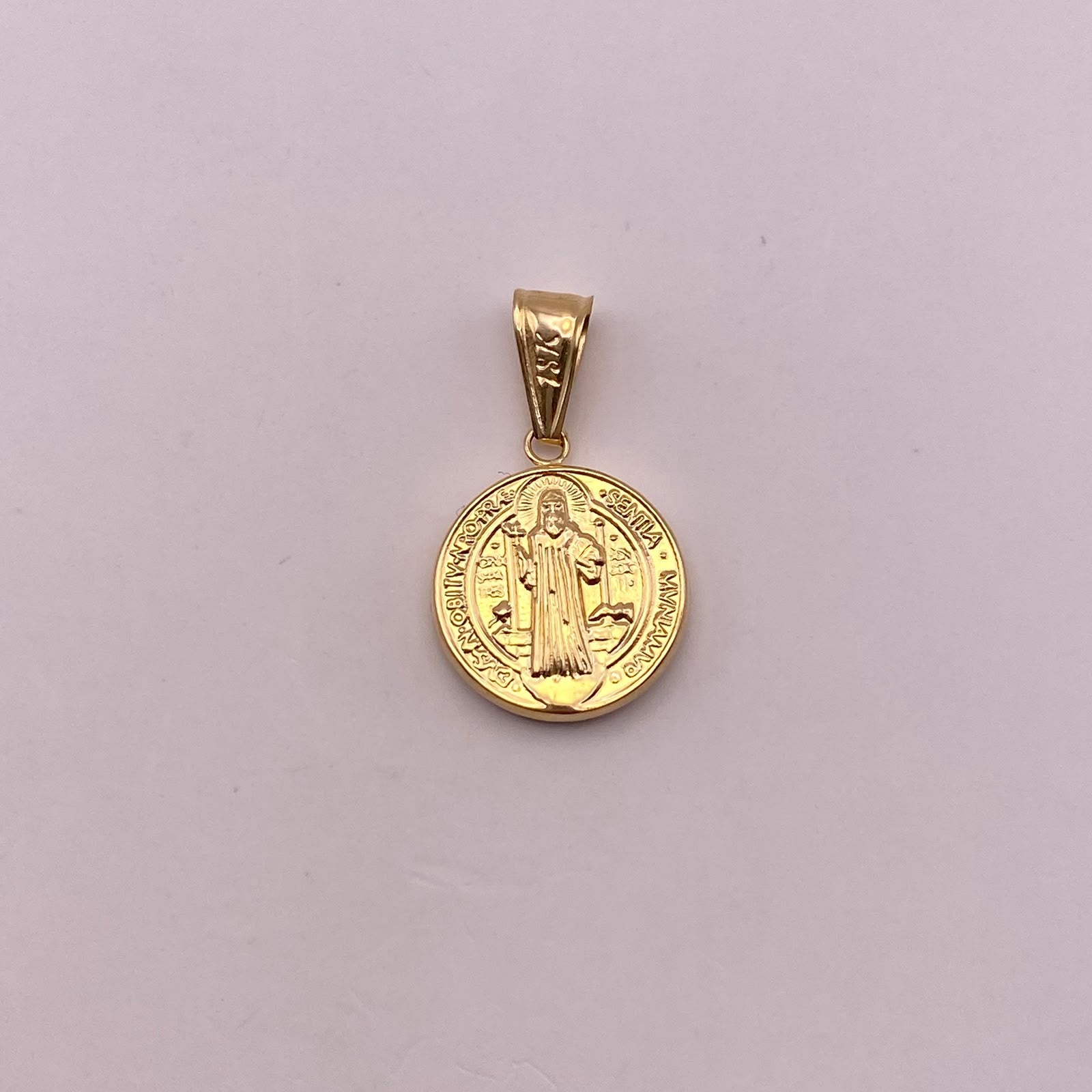 Dije San benito Oro amarillo 18k 1,21 Gr / 16,1 mm / 2,6 Cm