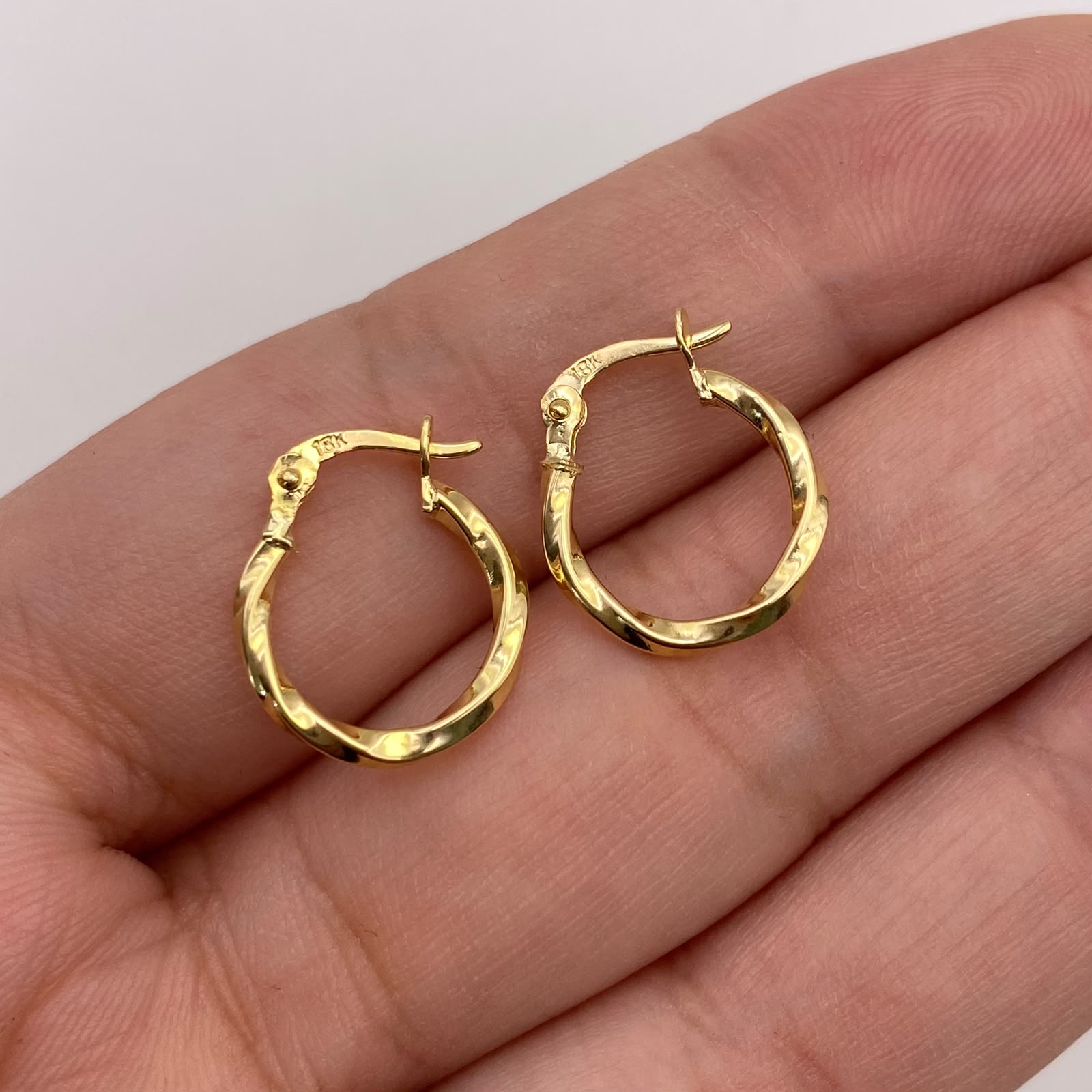 Candonga entorchada Oro amarillo 18k 0,8 Gr / 1,5 Cm