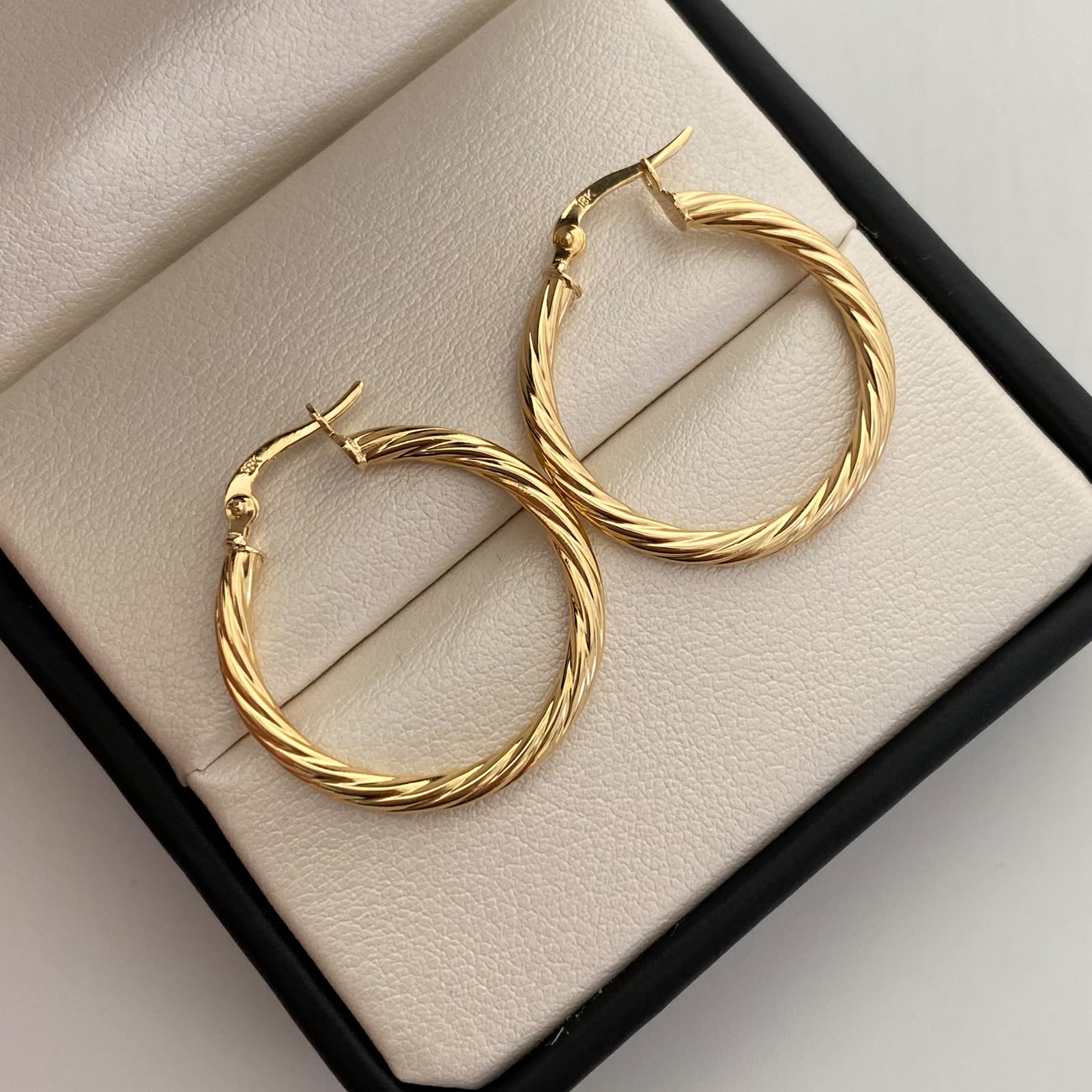 Candonga Entorchada Oro amarillo 18k 2,55 Gr / 2,8 Cm