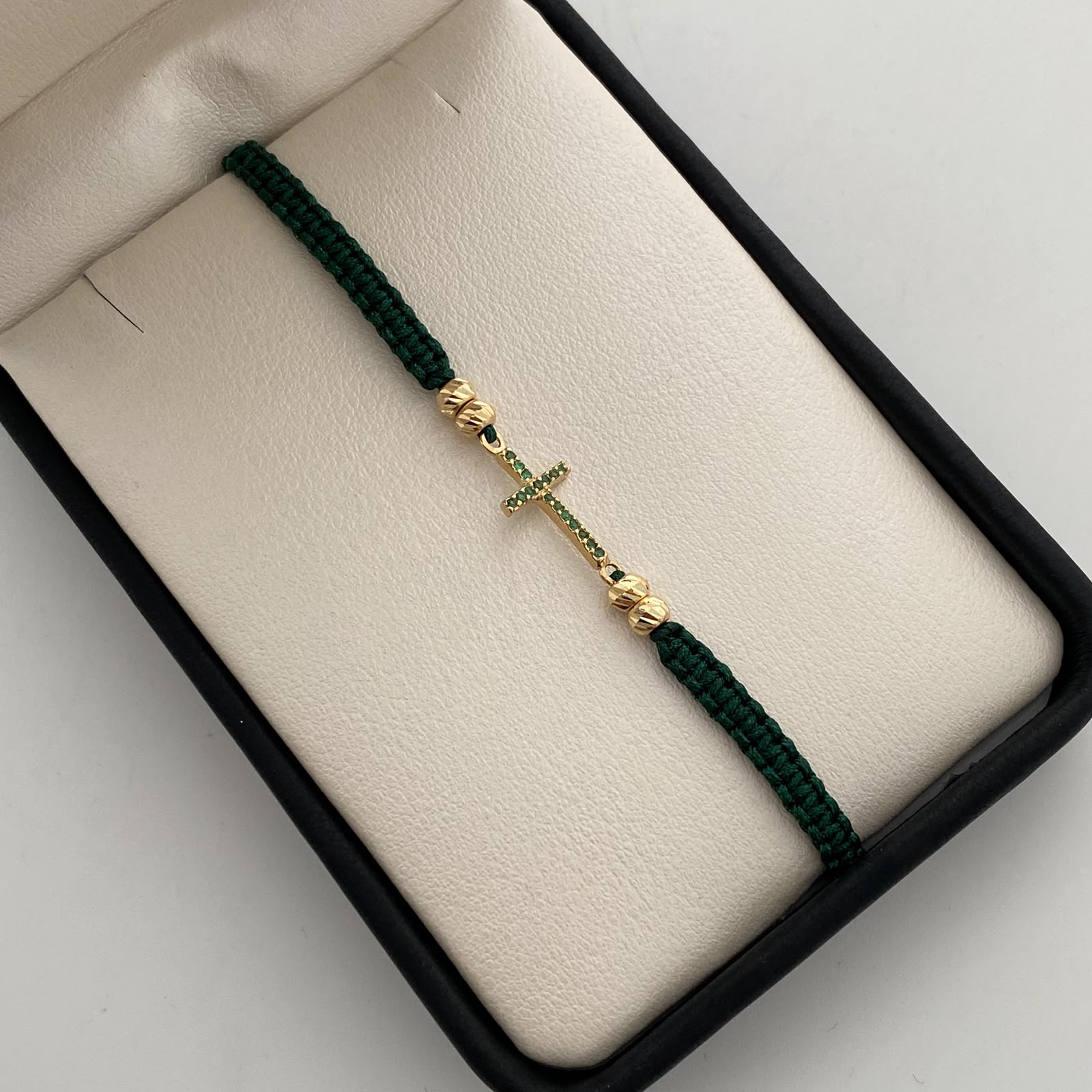 Pulsera tejida Cruz Circones Verde bolas diamantadas 4mm Oro amarillo 18k 0,9 Gr
