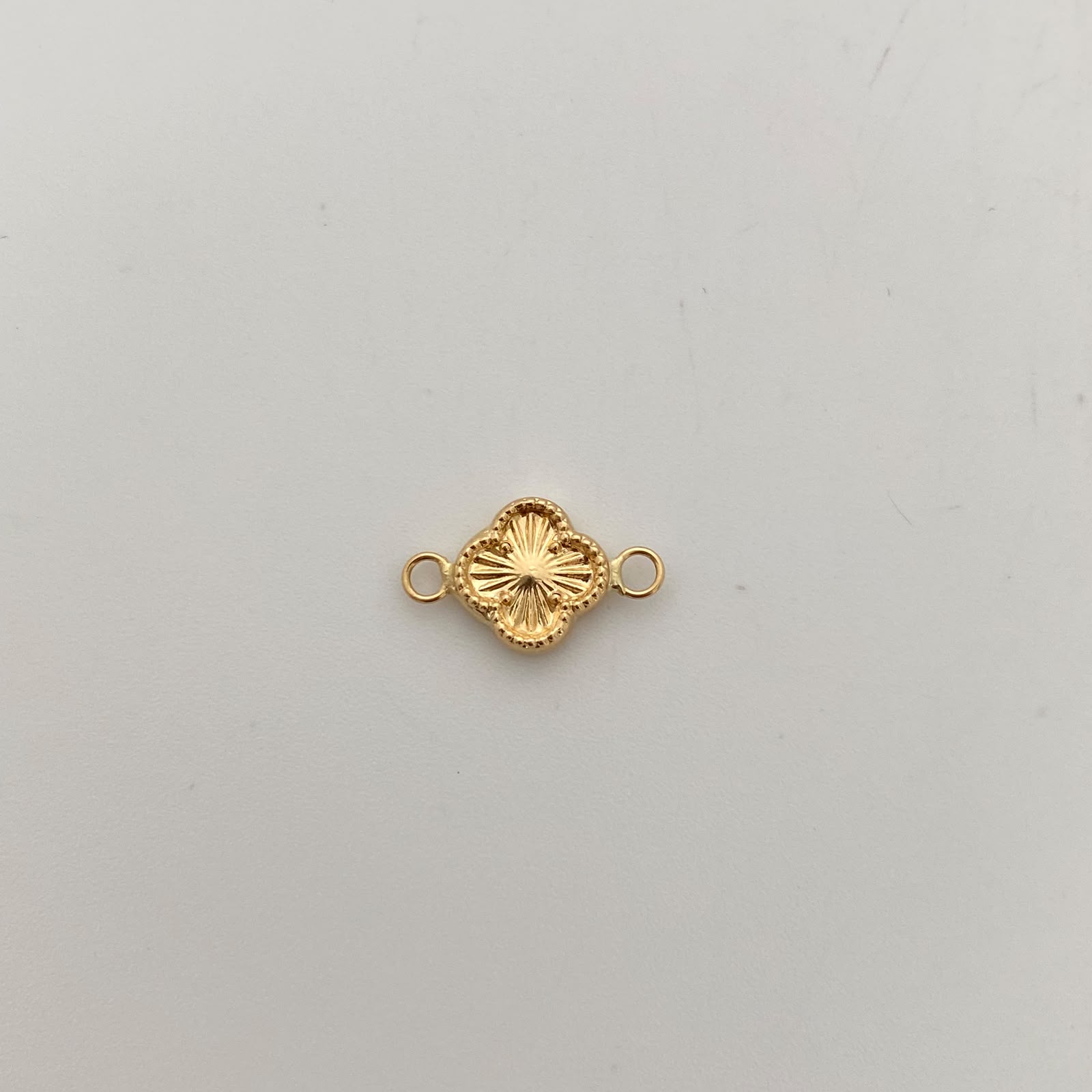 Herraje Trebol Diamantado Oro amarillo 18k 0,4 Gr / 1,5 Cm