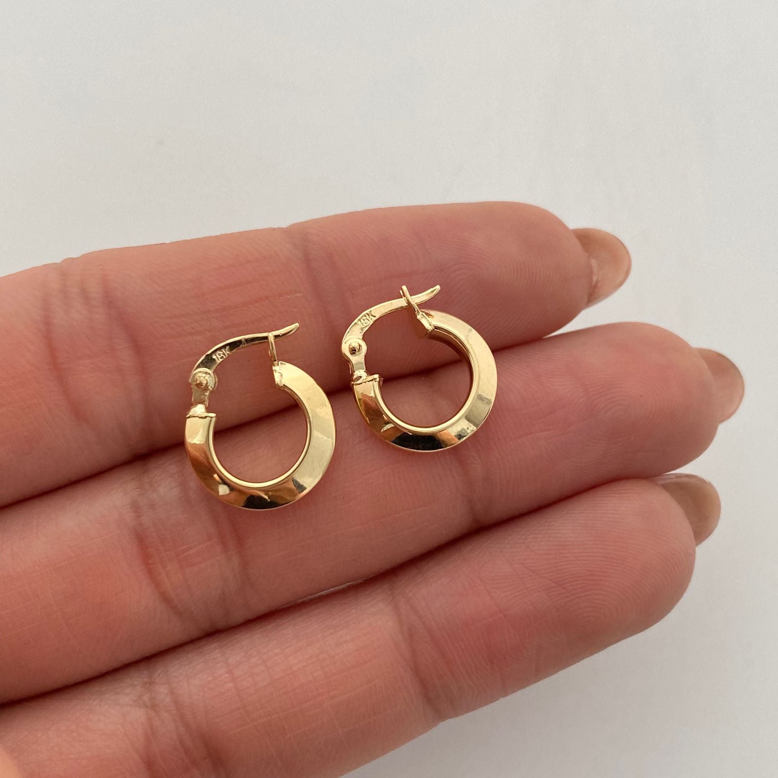 Candonga lisa Oro amarillo 18k 1,25 Gr / 1,4 Cm