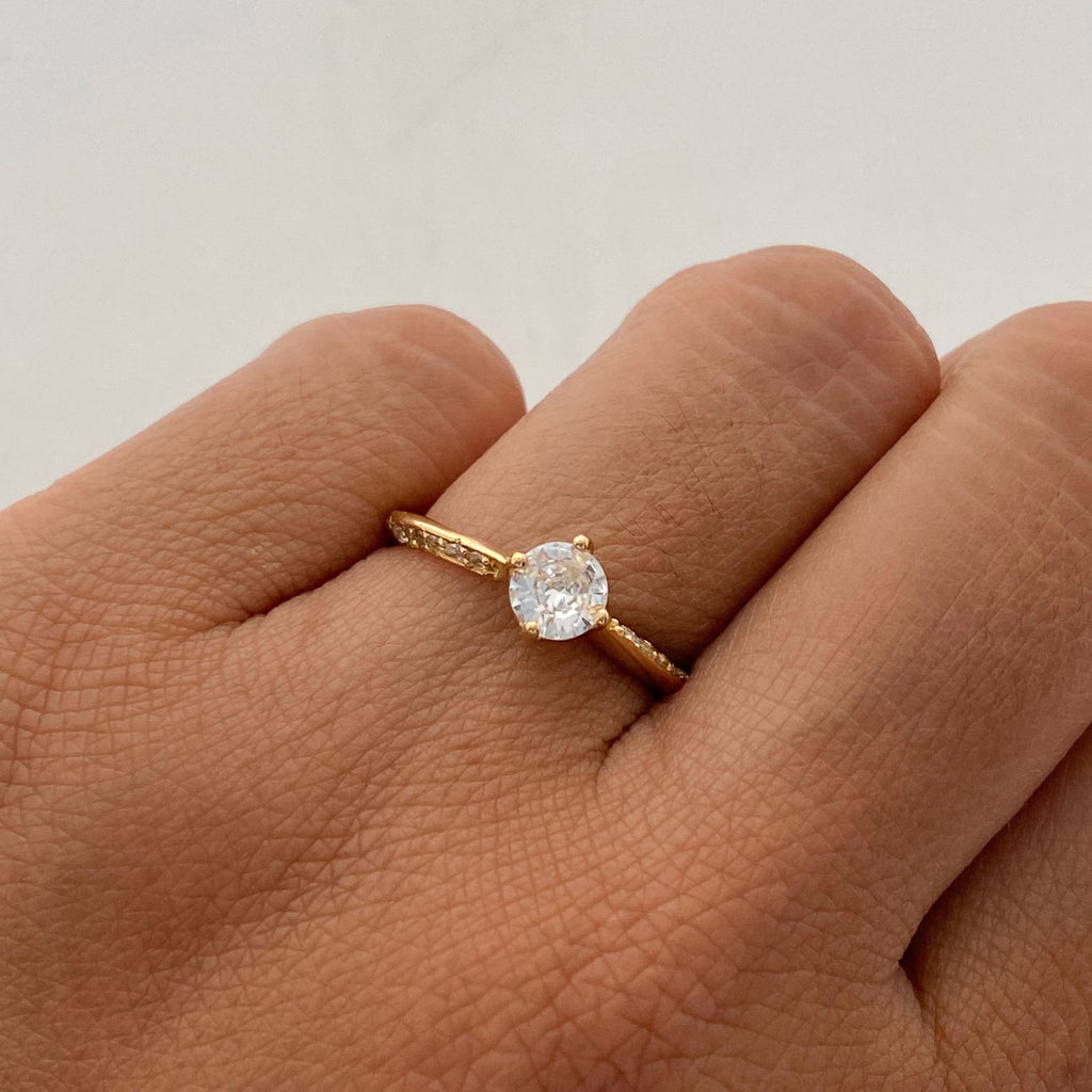Anillo Solitario Oro amarillo 18k / Talla 6 / 1,95 Gr / 2 mm