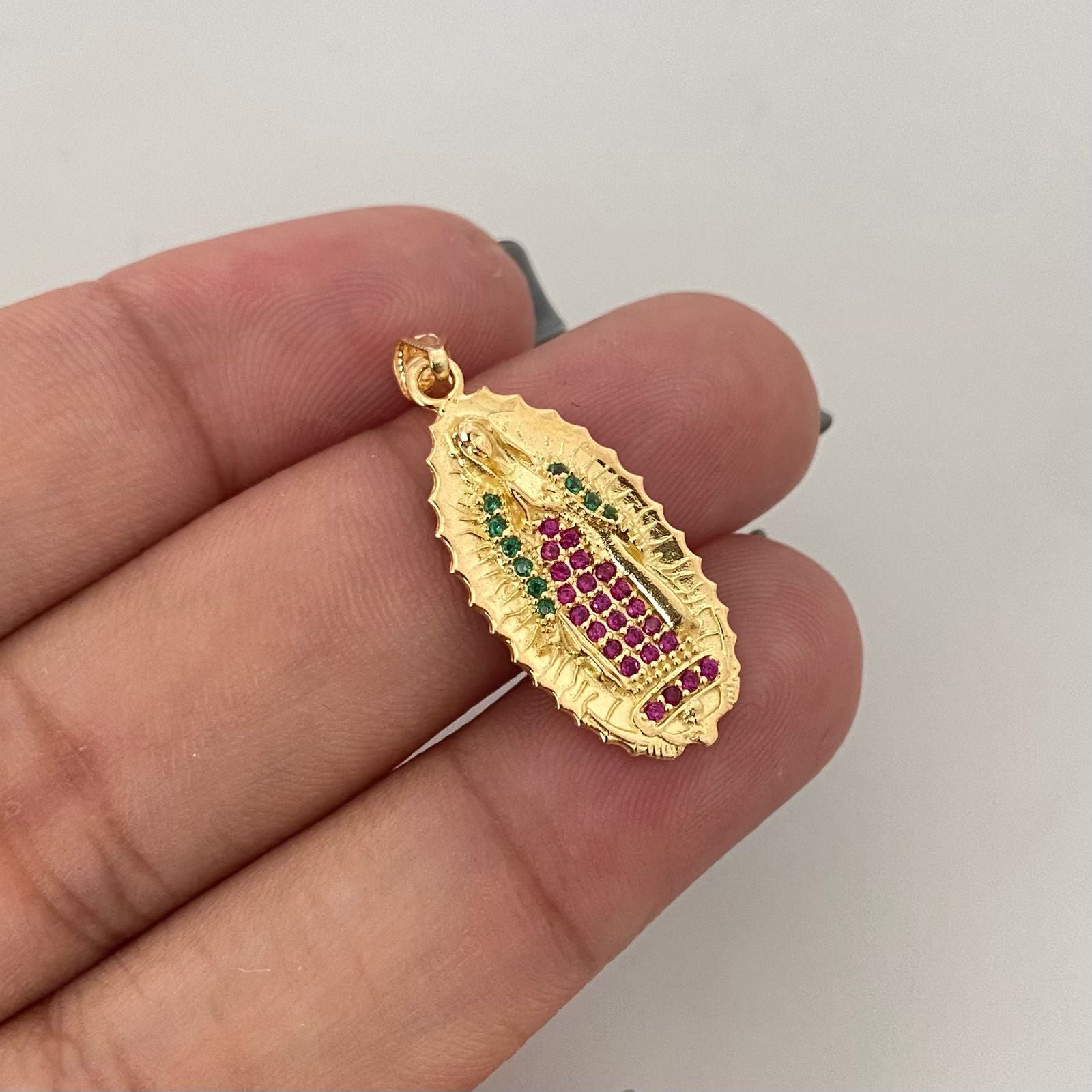 Dije silueta virgen guadalupe colores  Oro amarillo 18k 2,95 Gr / 3,0 Cm