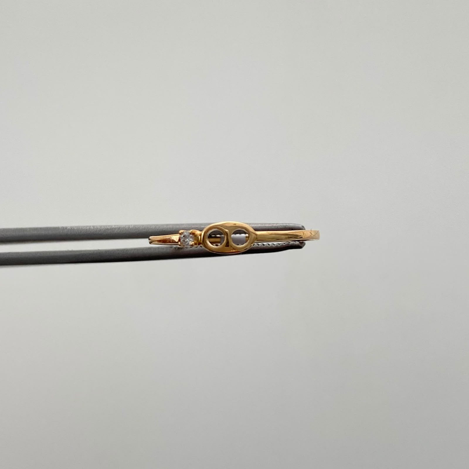 Anillo Gc Circon Oro amarillo 18k / Talla 7 1/2 / 0,95 Gr / 1,1 mm