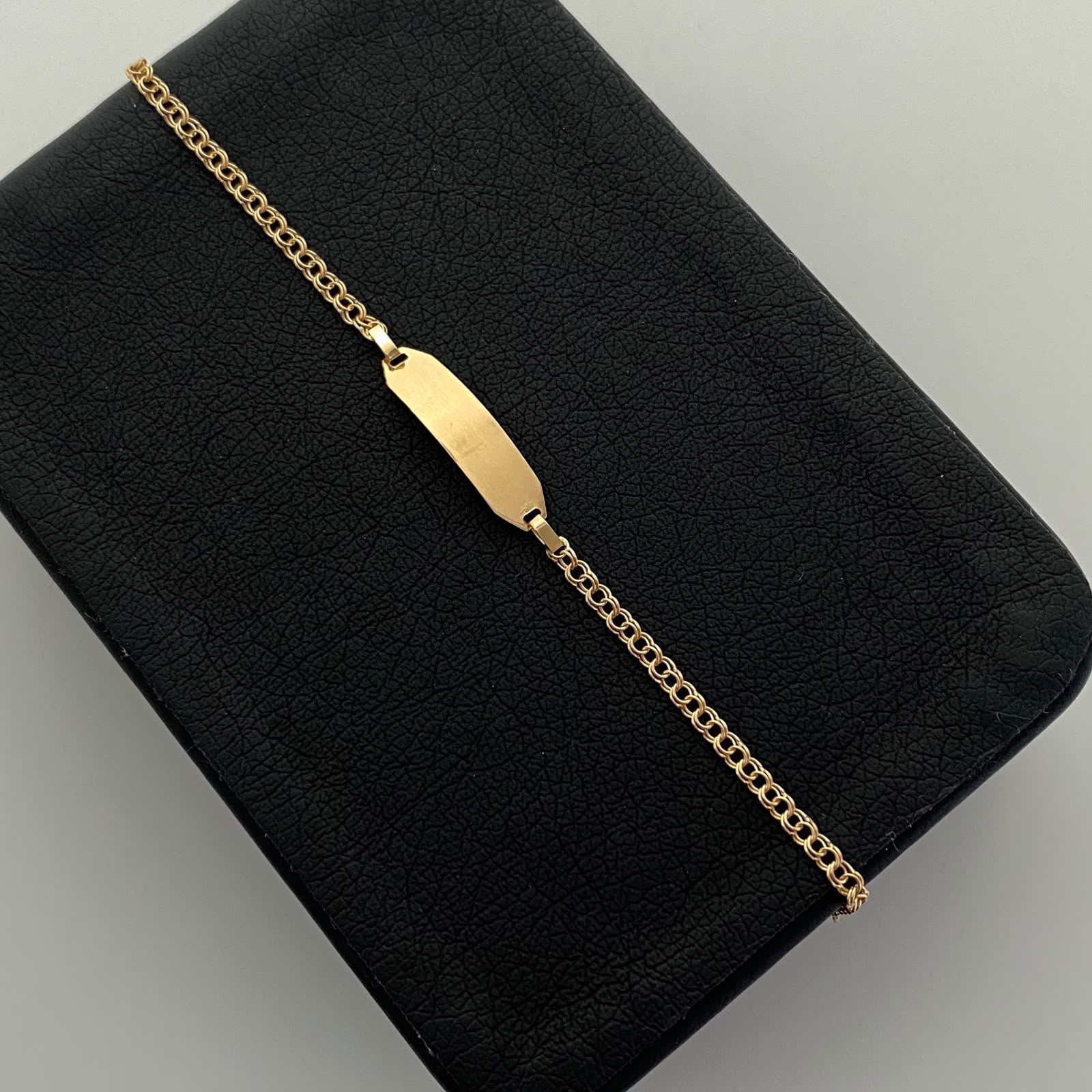 Pulso bebé Placa Rectangular Aro Seguido Oro amarillo 18k 1,45 Gr / 2,7 mm / 15,5 Cm Broche 0,20
