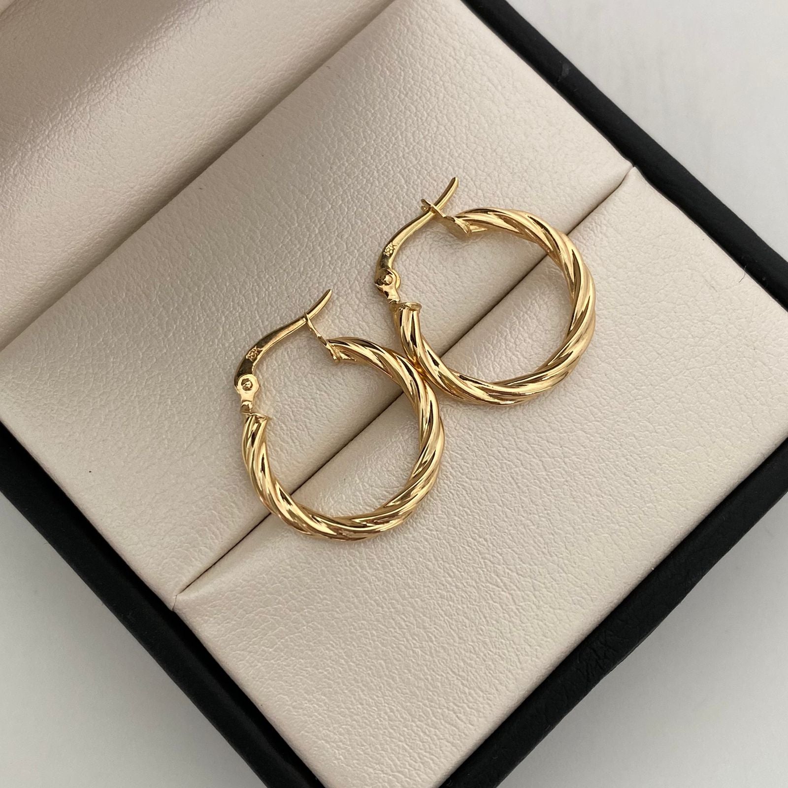Candonga Entorchada Oro amarillo 18k 1,5 Gr / 2 Cm