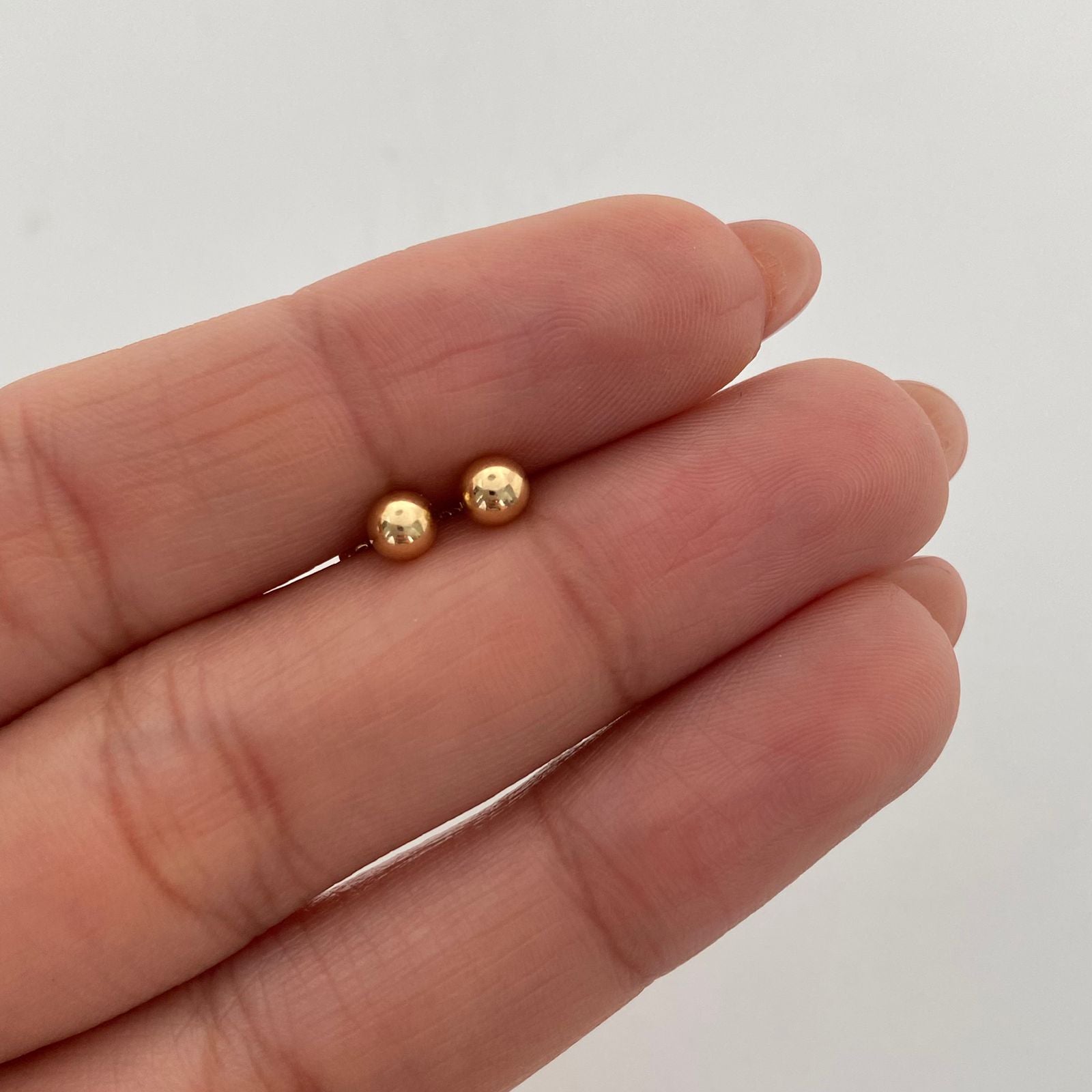 Topos Bola Lisa 4mm Oro amarillo 18k 0,45 Gr
