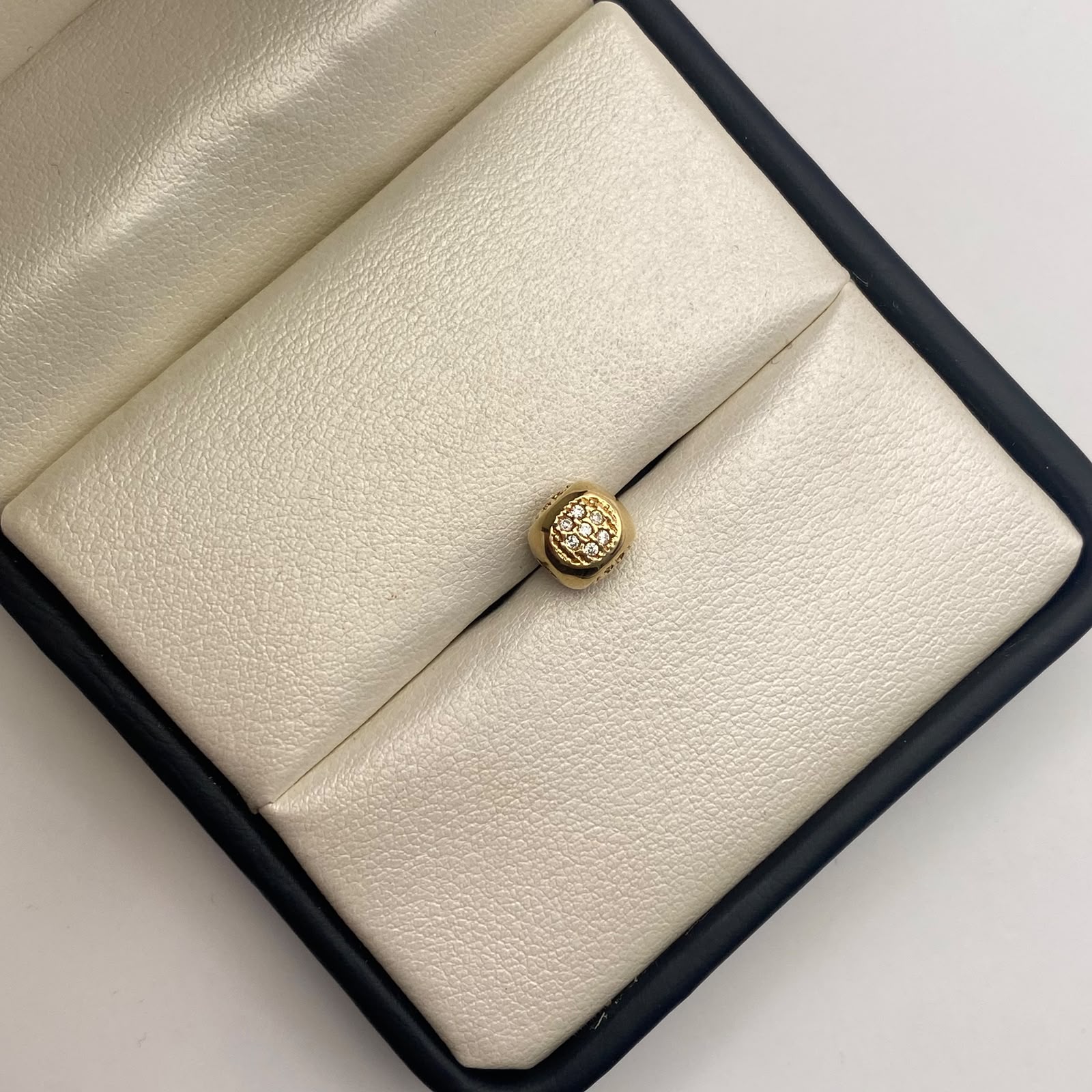 Herraje bola de fuego circones blancos Oro amarillo 18k 1,88 Gr / 0,5 Cm
