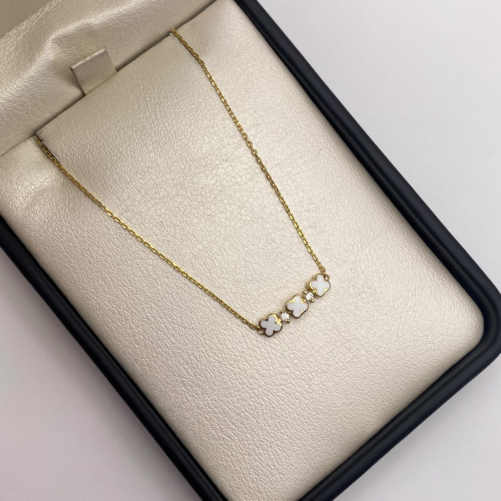 Pulso Tres trebol blanco Oro amarillo 18k 1,59 Gr / 0,6 mm / 19,4 Cm